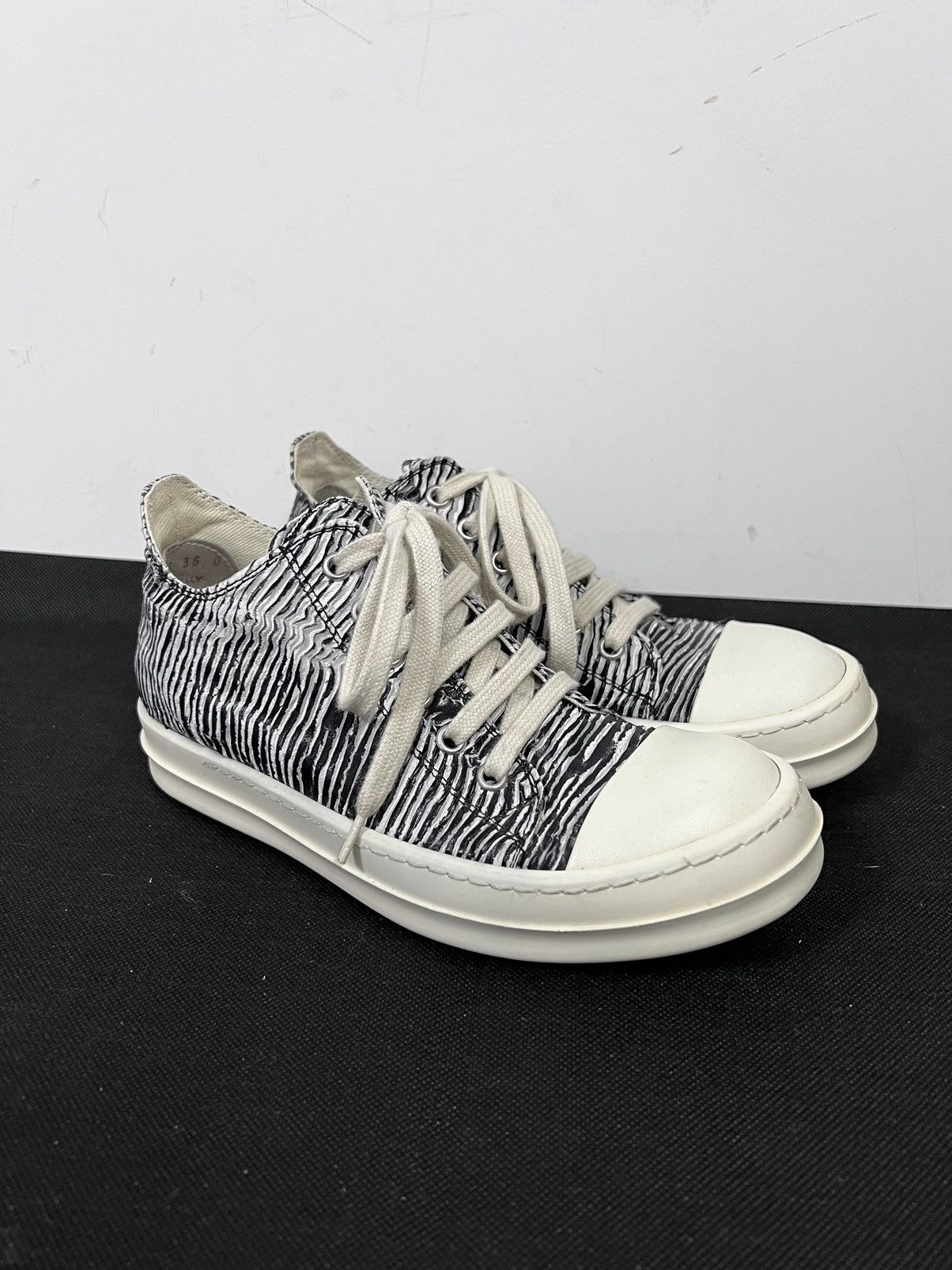 Rick Owens Drkshdw Rick owens drkshdw zebra ramones low top sneakers sz35 Size US 5 / IT 35 - 5 Thumbnail