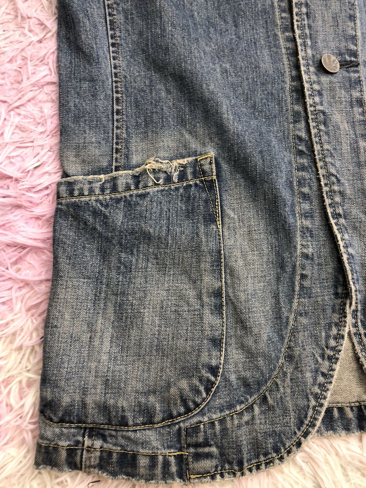Levi's Vintage Levi’s distressed denim jacket Size US M / EU 48-50 / 2 - 8 Thumbnail