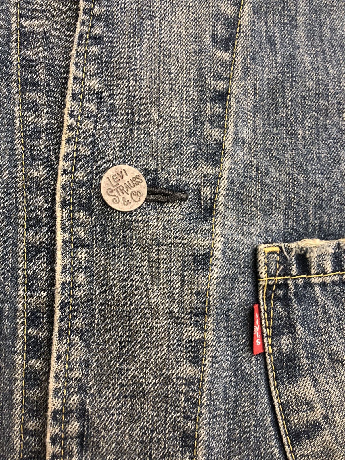 Levi's Vintage Levi’s distressed denim jacket Size US M / EU 48-50 / 2 - 5 Thumbnail