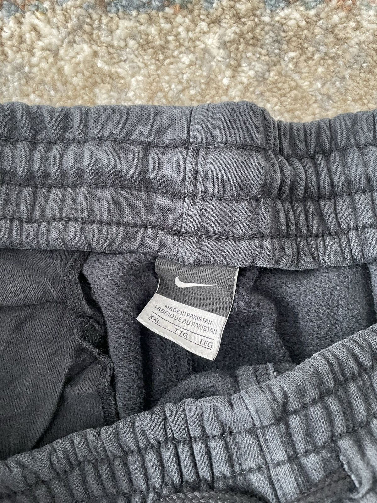 Nike × Vintage VTG Nike Super Faded Cargo Sweat Pants 2XL Black Y2K Size US 38 / EU 54 - 6 Thumbnail