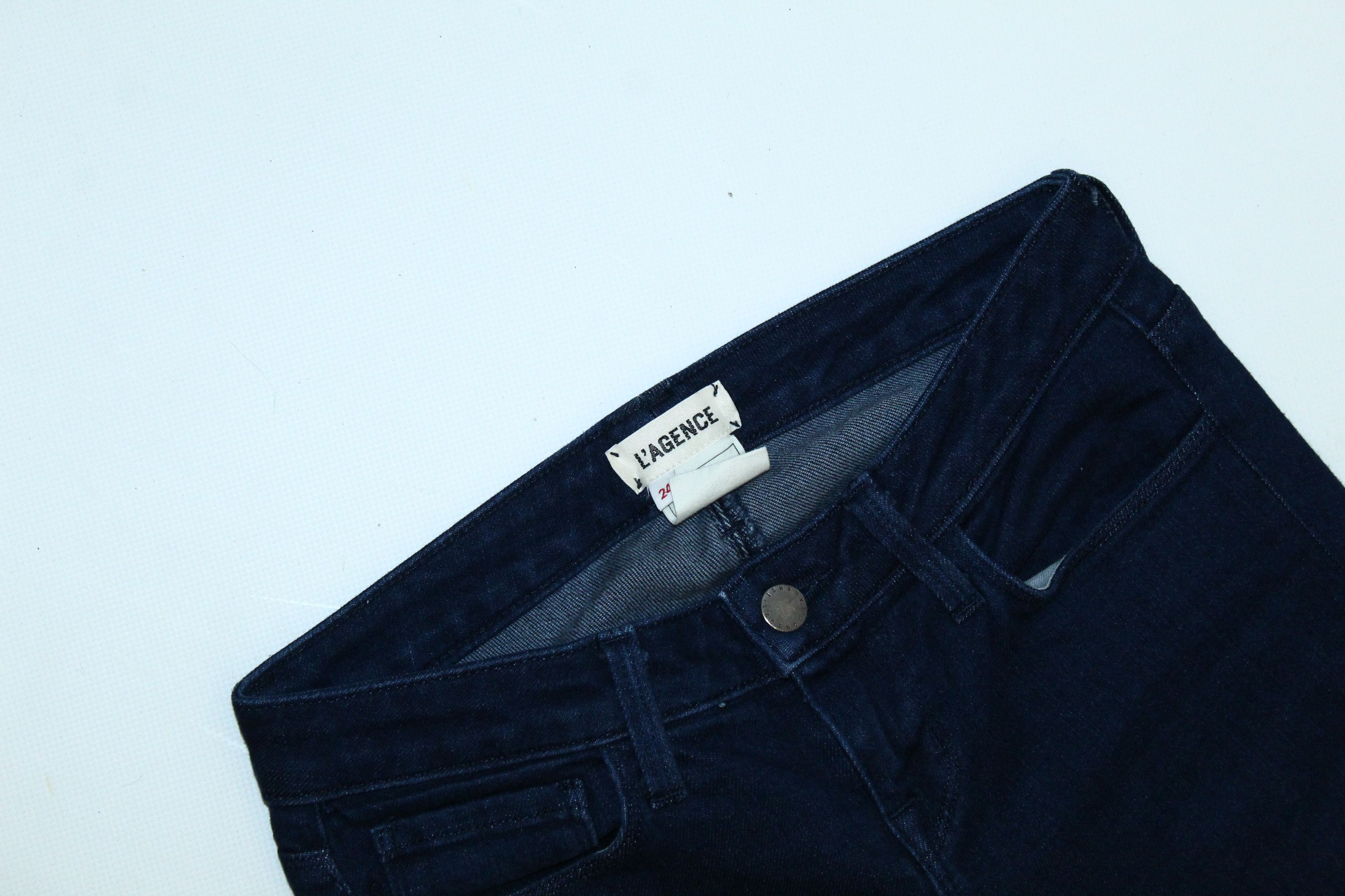 L'AGENCE L'Agence Elysee Low Rise Flare Indigo Jeans Size 26" / US 2 / IT 38 - 2 Thumbnail