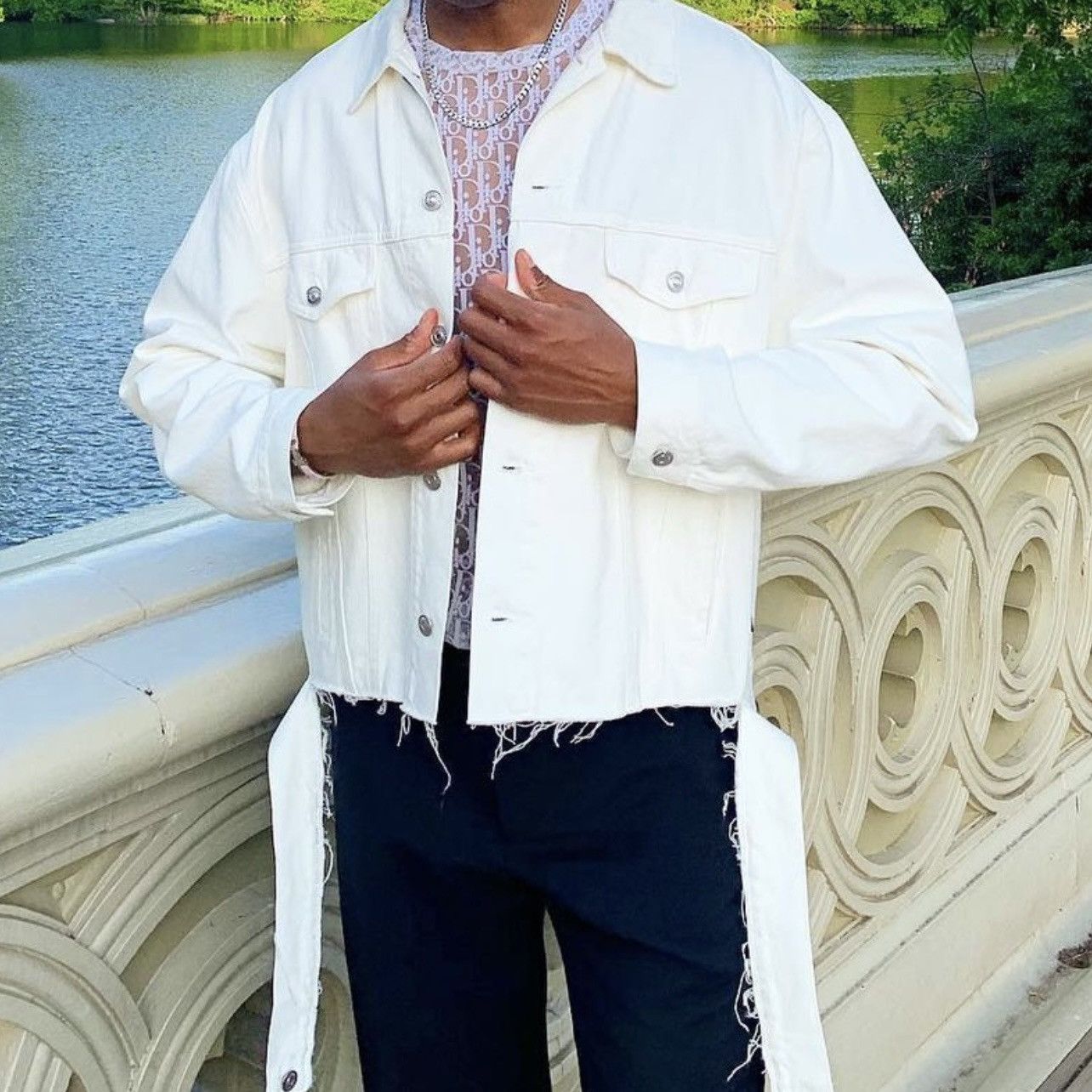 Balenciaga White Balenciaga denim jacket (distressed bottom) Size US L / EU 52-54 / 3 - 3 Thumbnail