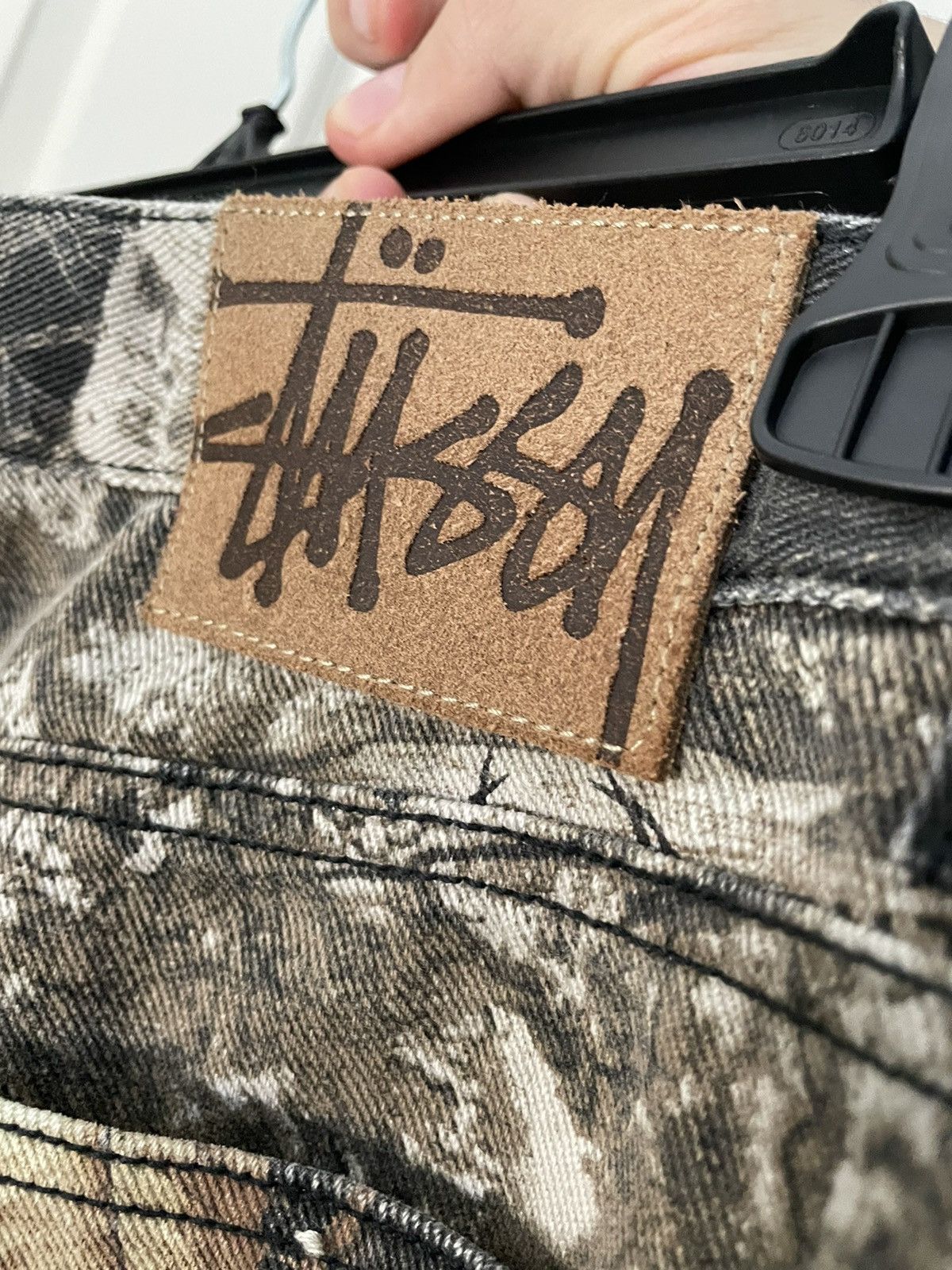 ダイハツ STUSSY REALTREE EDGE BIG OL´ JEAN | www.qeyadah.com