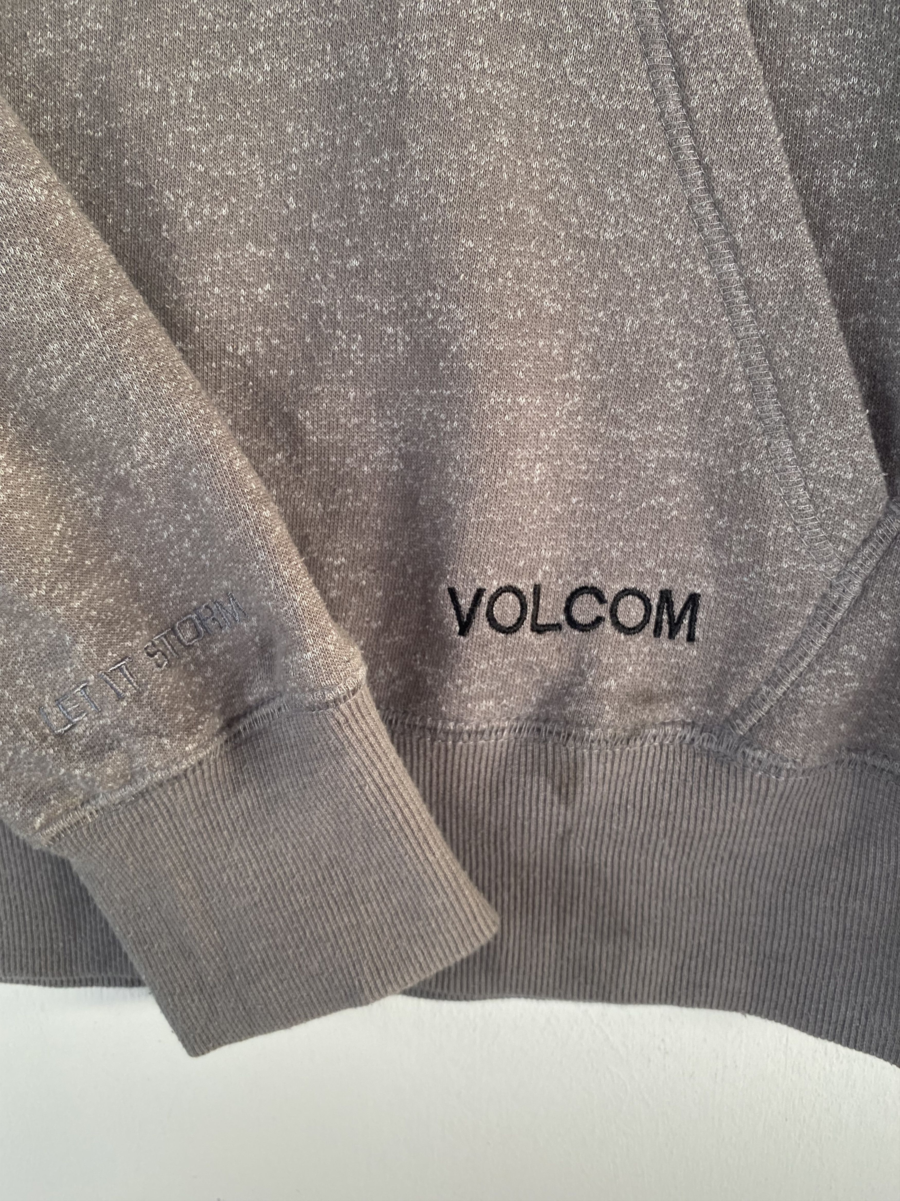 Volcom ⚡️VOLCOM embroidered streetwear outdoor pocket sweatshirt Size US M / EU 48-50 / 2 - 5 Thumbnail