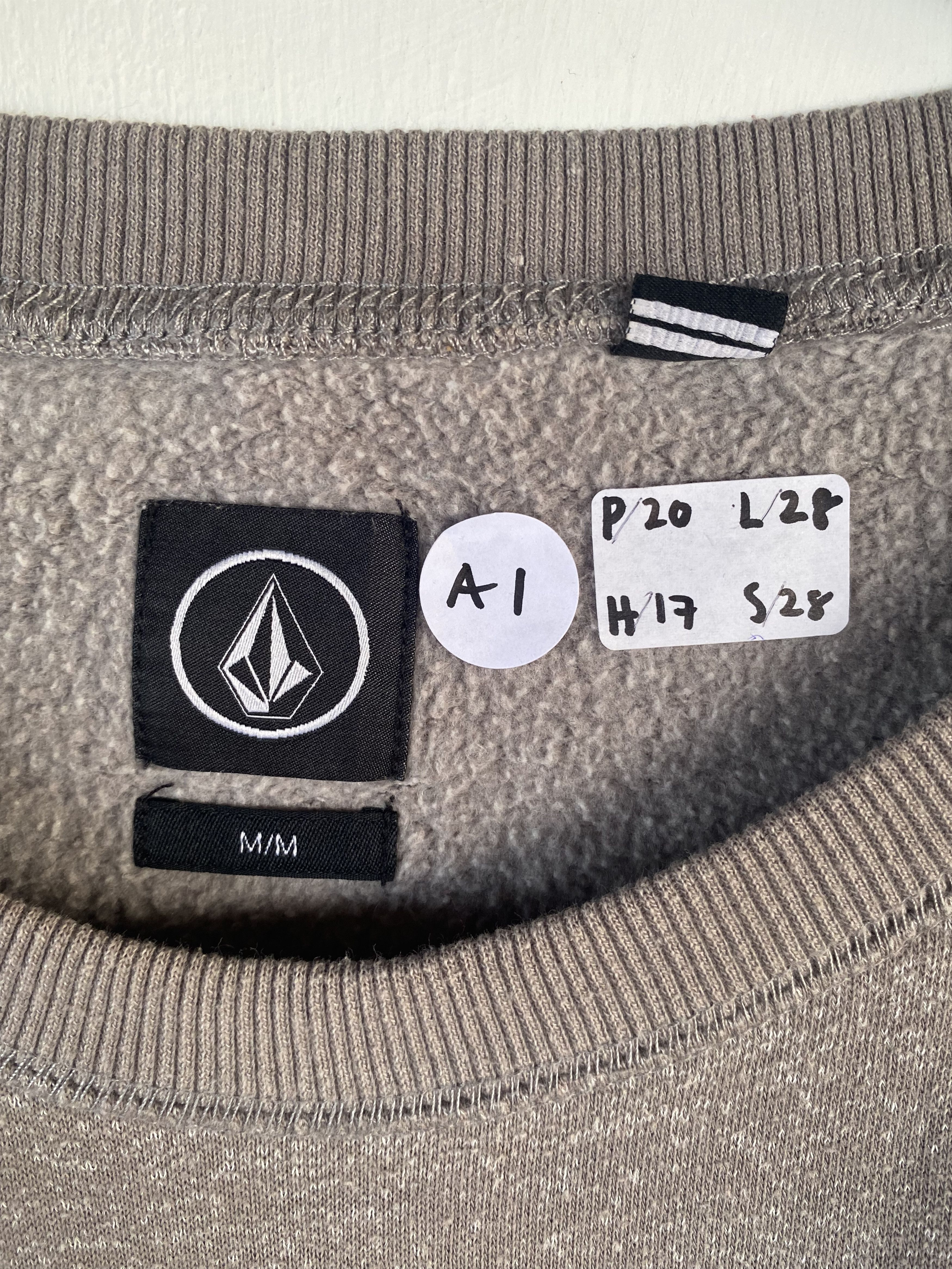 Volcom ⚡️VOLCOM embroidered streetwear outdoor pocket sweatshirt Size US M / EU 48-50 / 2 - 3 Thumbnail