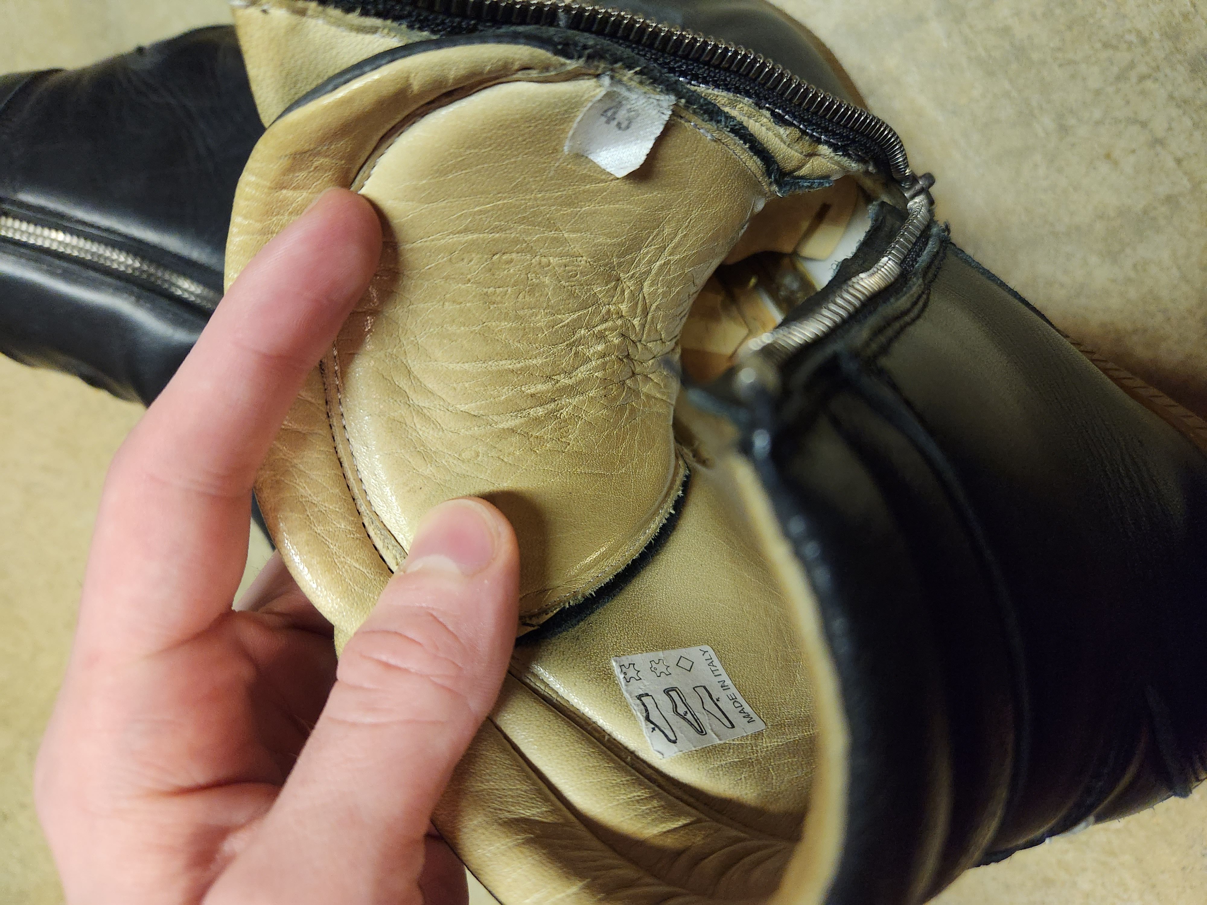 Archival Vintage Maison Margiela FW10 Ski Boot - View 8