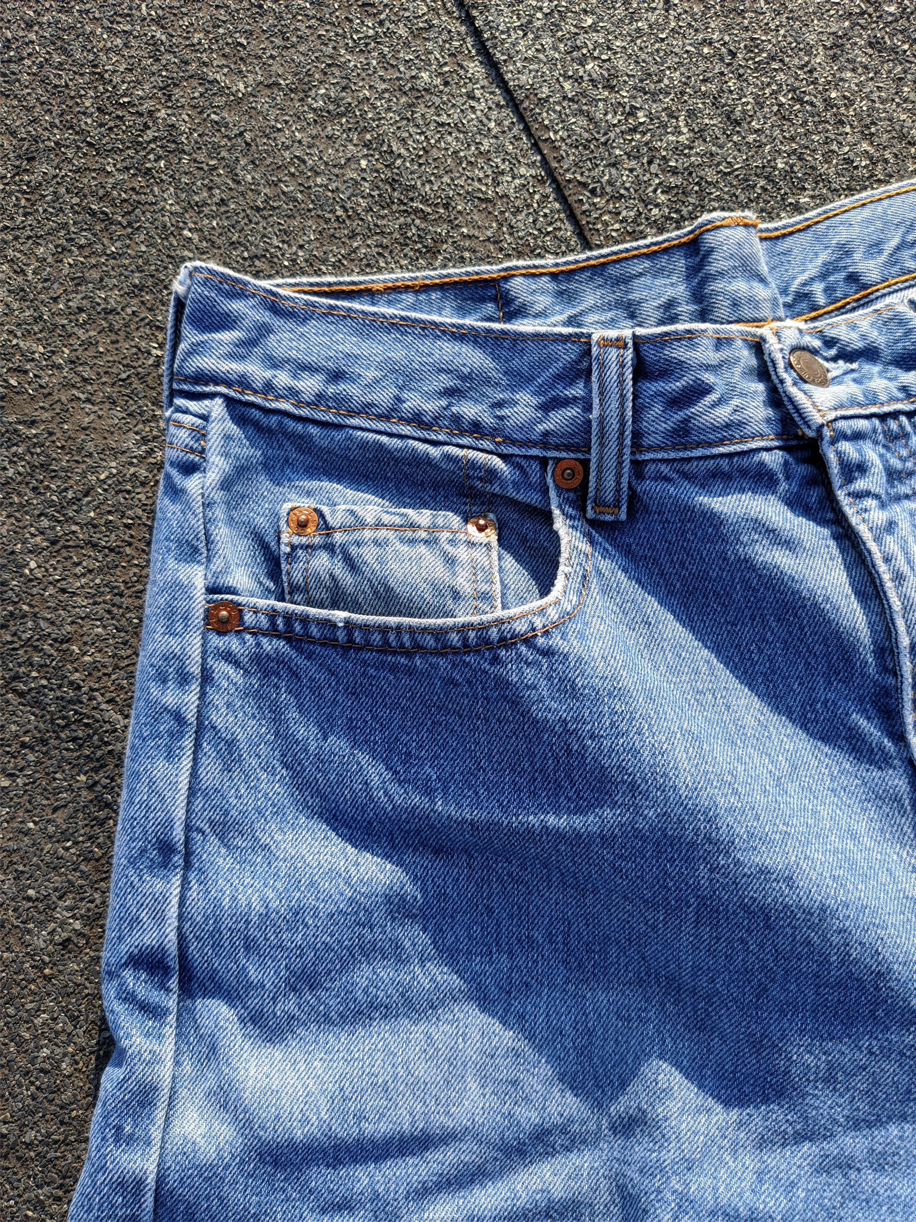 Levi's × Levi's Vintage Clothing × Vintage Vintage Levi's 615 Orange Tab Light Washed Denim Pant Size US 33 - 11 Thumbnail