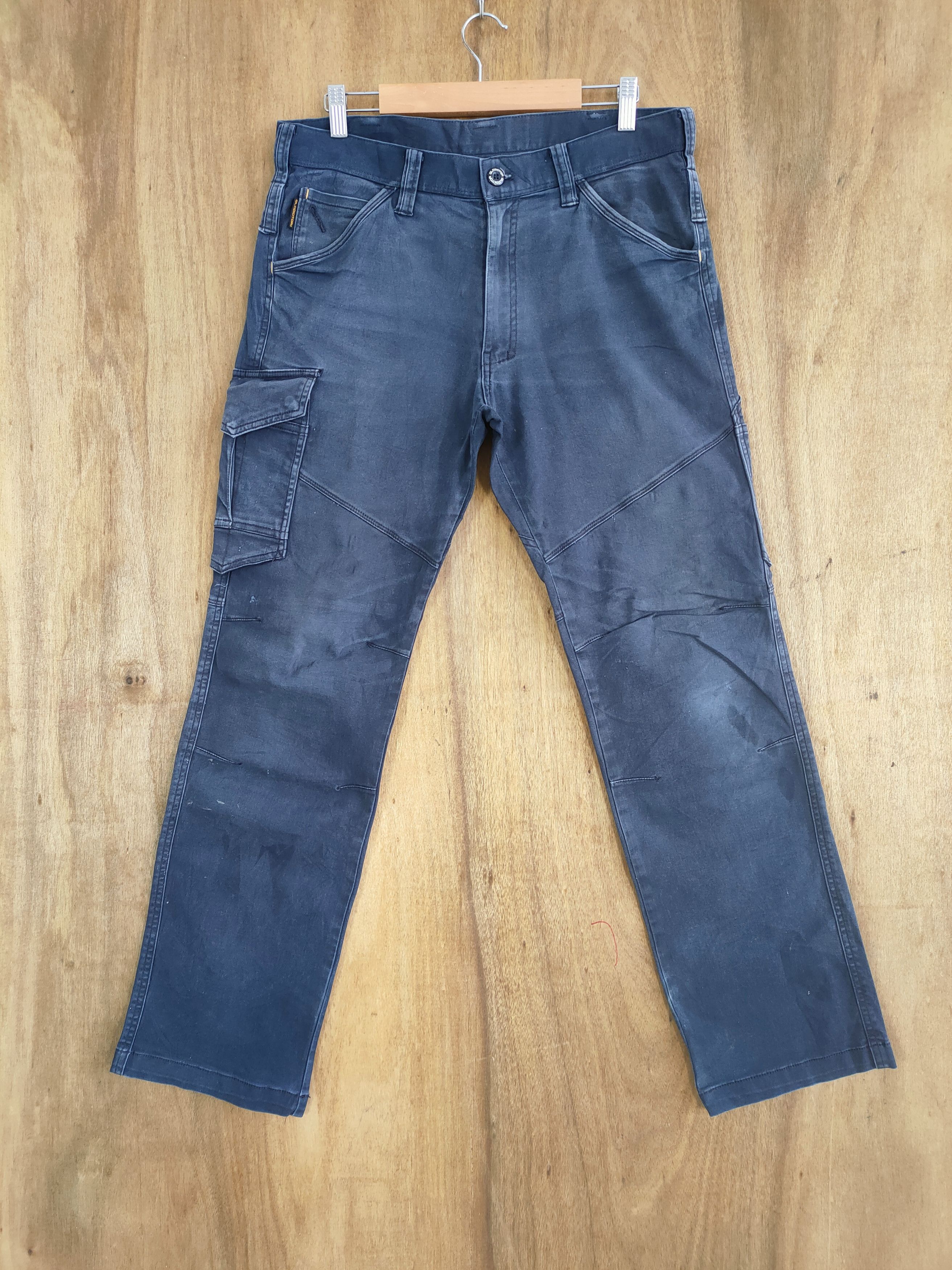 image of Utility Pro Wear Gladiator Faded Cargo Pants in Faded Black, Men's (Size 32)