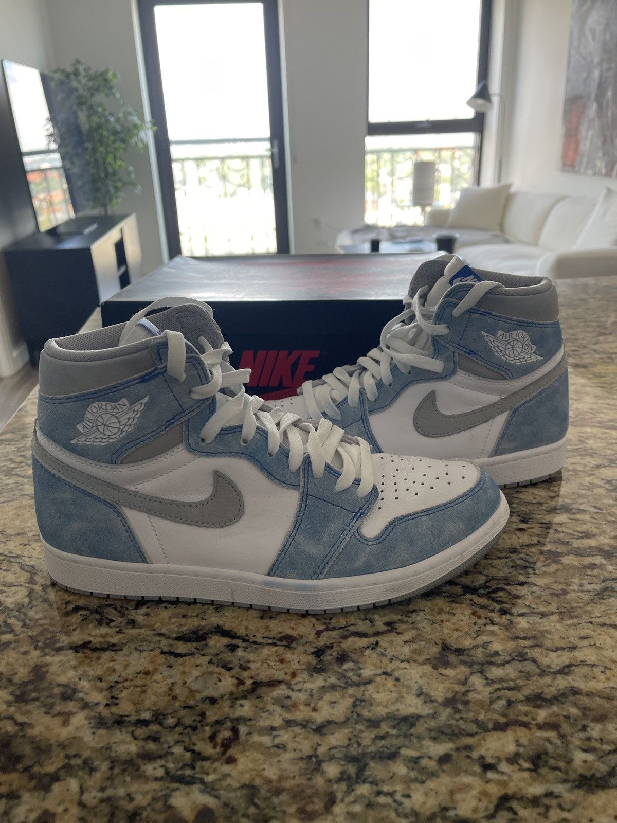 Jordan Brand × Nike Jordan 1 Retro High Hyper Royal Smoke Grey- Gently Used Size US 9.5 / EU 42-43 - 11 Thumbnail