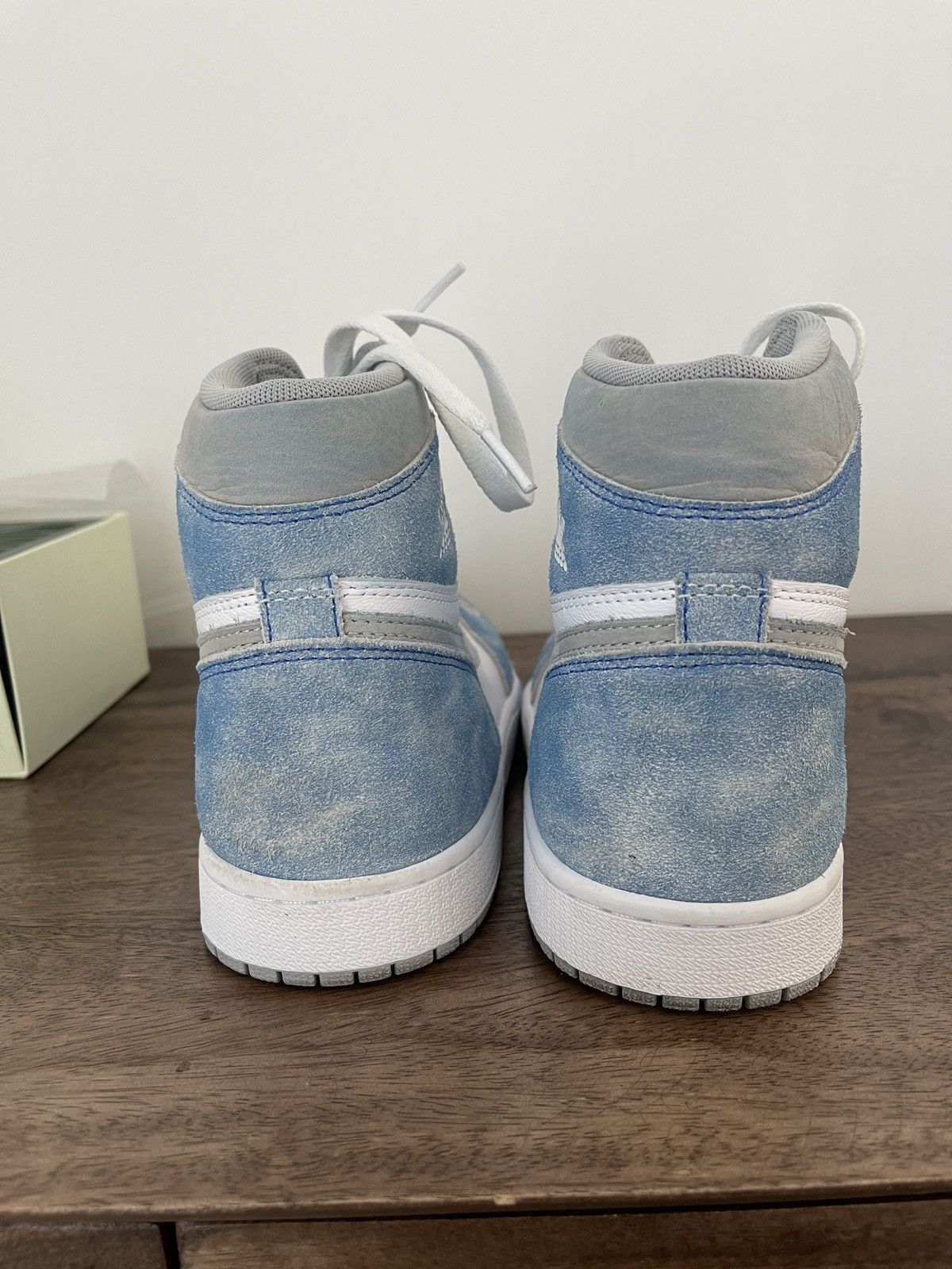 Jordan Brand × Nike Jordan 1 Retro High Hyper Royal Smoke Grey- Gently Used Size US 9.5 / EU 42-43 - 4 Thumbnail