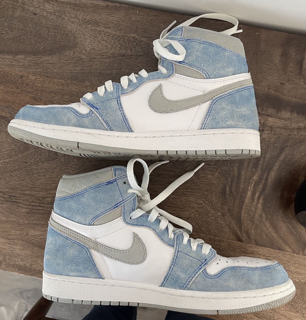Jordan Brand × Nike Jordan 1 Retro High Hyper Royal Smoke Grey- Gently Used Size US 9.5 / EU 42-43 - 2 Thumbnail