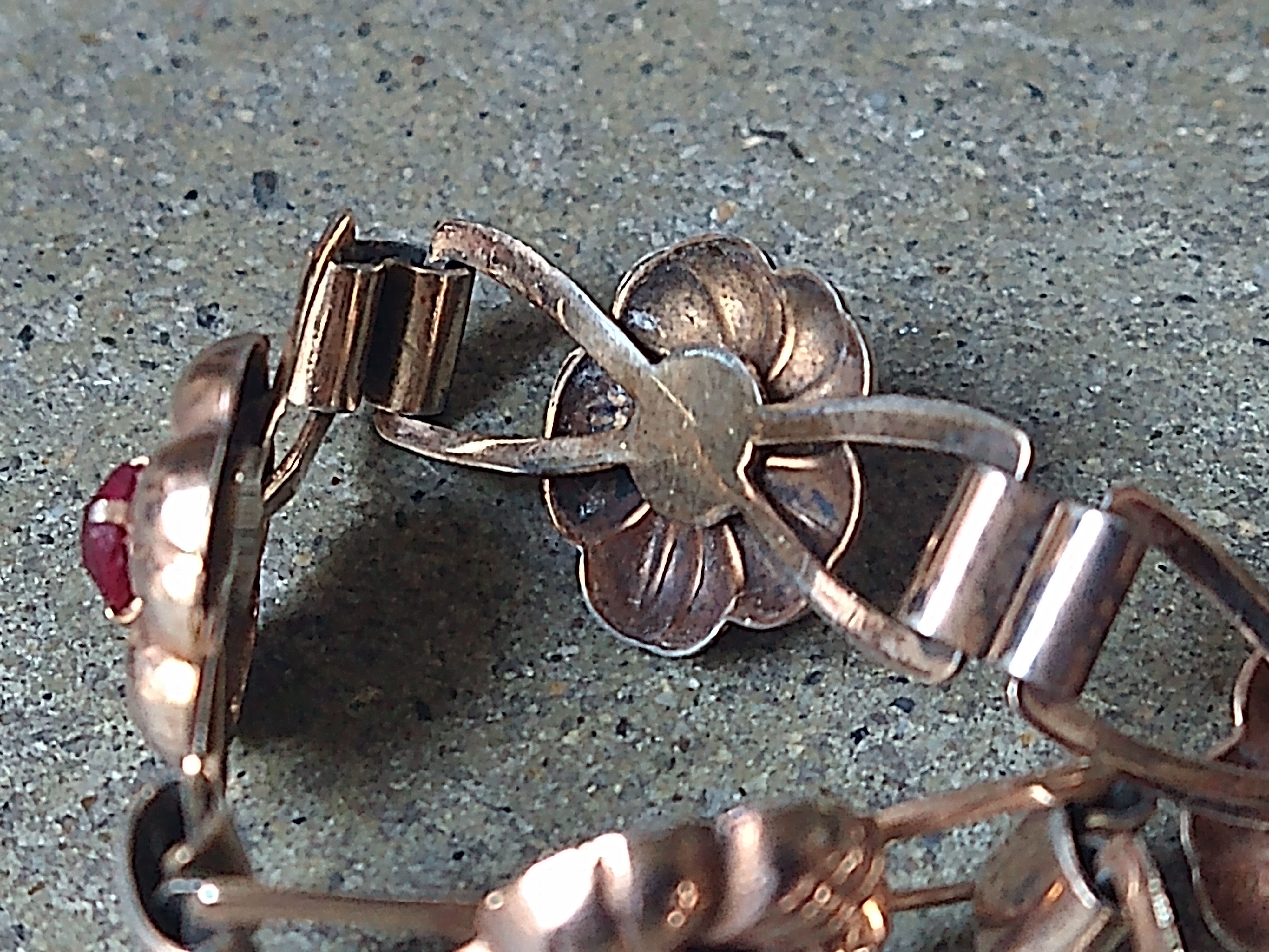 Jewelry Vintage Sterling Silver Bracelet Flower Link Chain Gold Red Size ONE SIZE - 7 Thumbnail