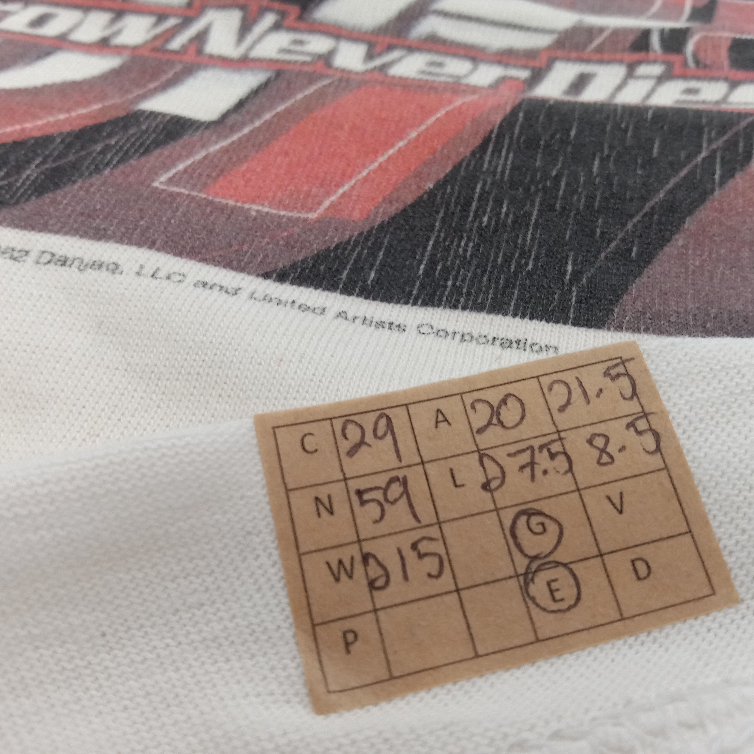 Universal Studios × Vintage James Bond 007 Tomorrow Never Dies Movie Tshirt Size US M / EU 48-50 / 2 - 6 Thumbnail