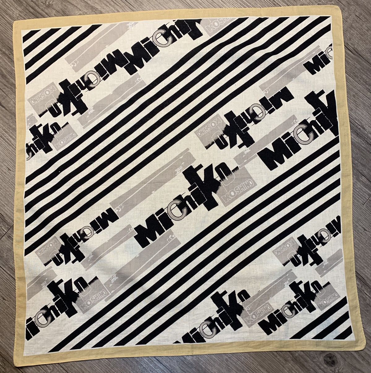 Michiko Koshino London Michiko London Koshino Handkerchief Pocketsquares Size ONE SIZE - 2 Thumbnail
