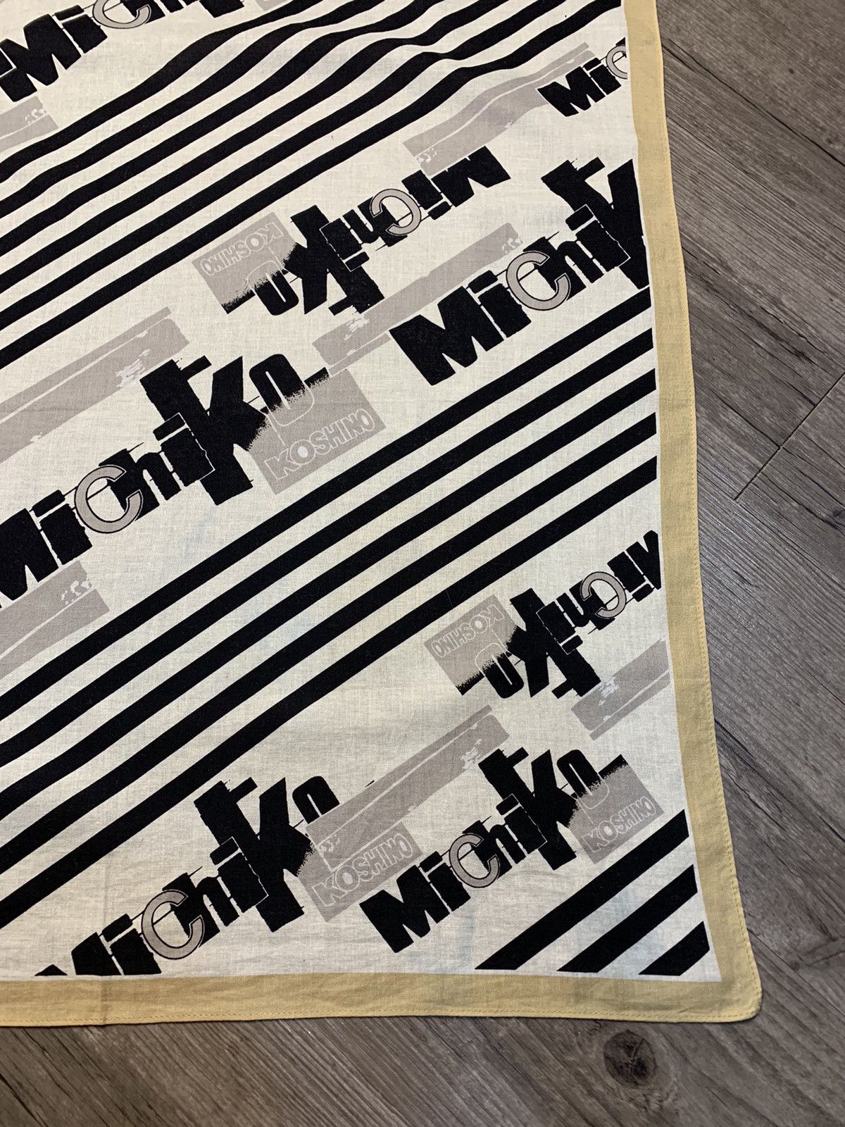 Michiko Koshino London Michiko London Koshino Handkerchief Pocketsquares Size ONE SIZE - 3 Thumbnail