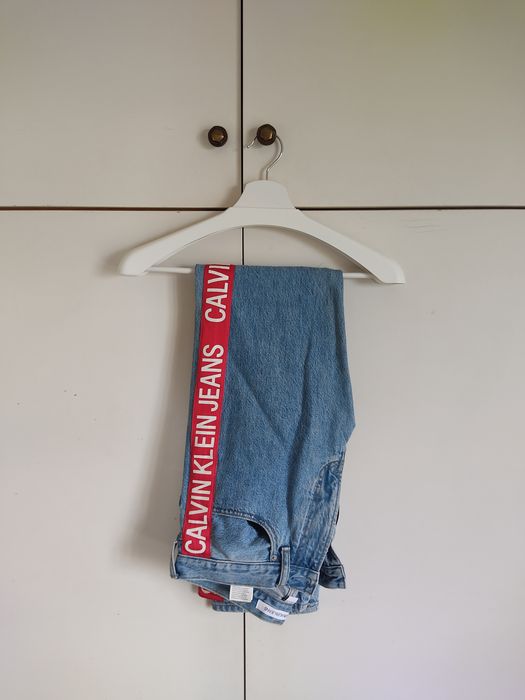 Calvin klein jeans with red clearance stripe