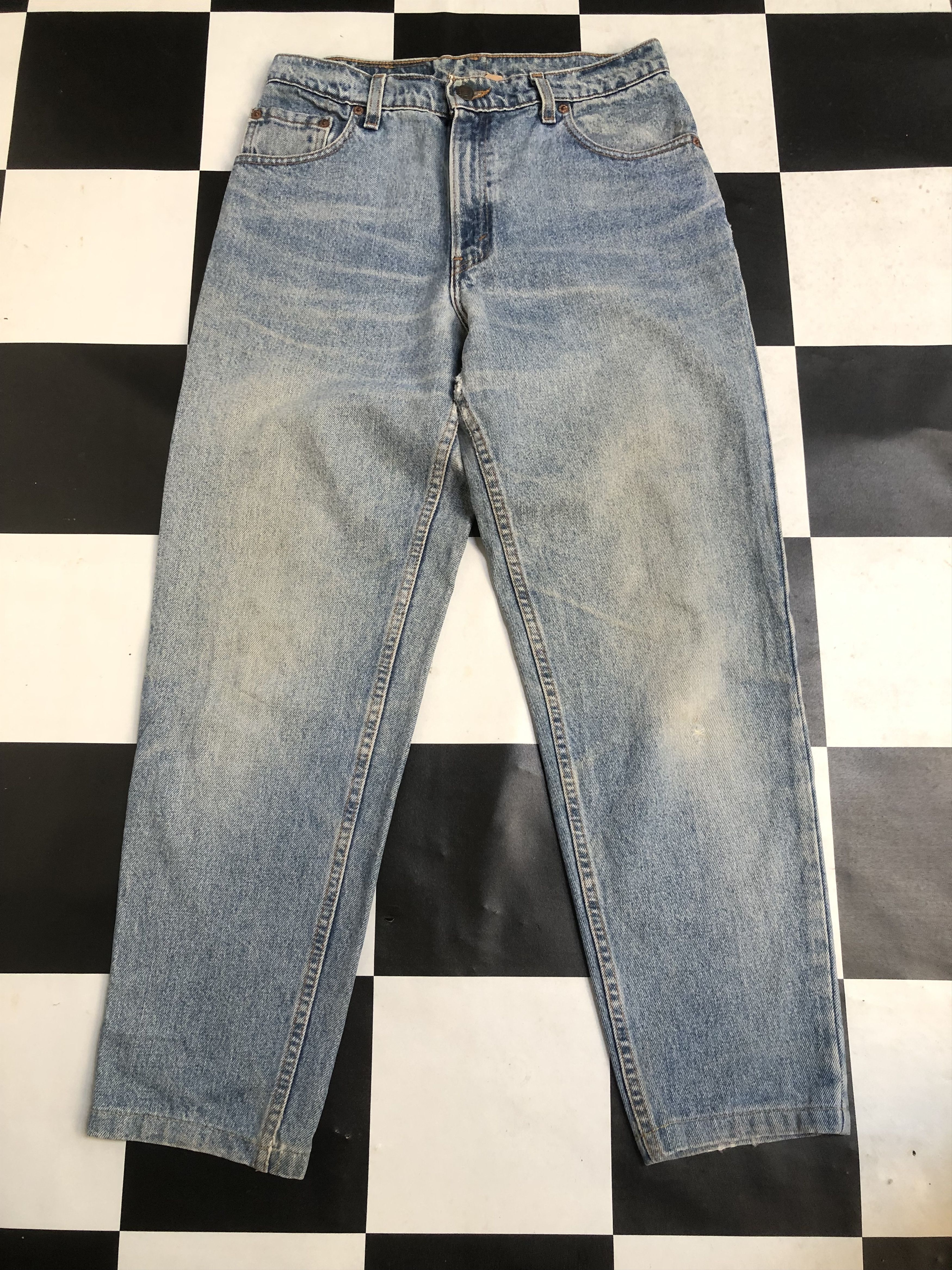 Levi's Vintage Levis 550 Tapered Leg Jeans - L631 Size US 30 / EU 46 - 1 Thumbnail