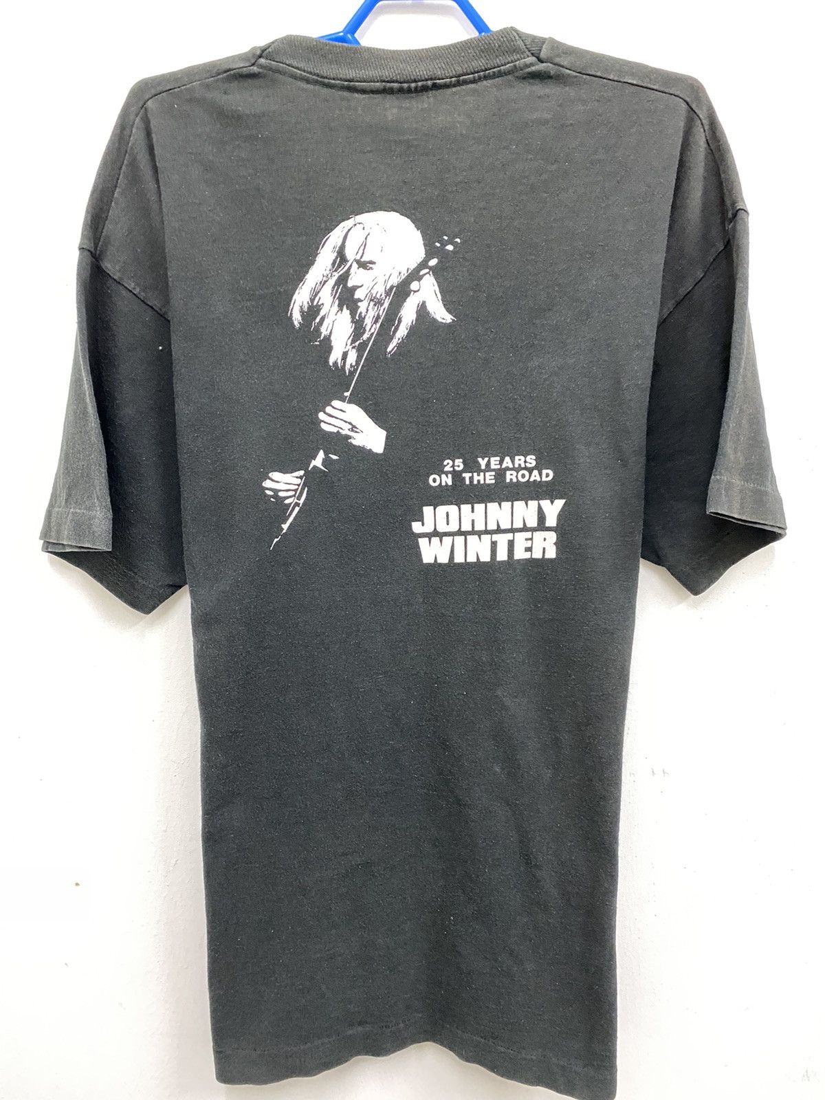 Band Tees Vintage 90's Johnny Winter 25 Years On The Road T-Shirt Size US XL / EU 56 / 4 - 6 Thumbnail