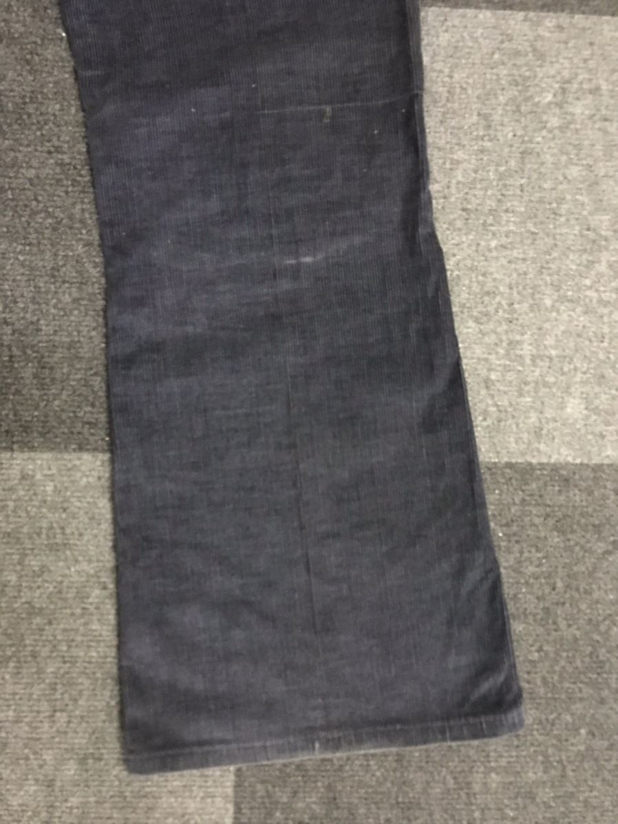 Levi's Very Rare Vintage 70s Levi 646 Bell Bottom Curduroy Pant Size US 31 - 11 Thumbnail