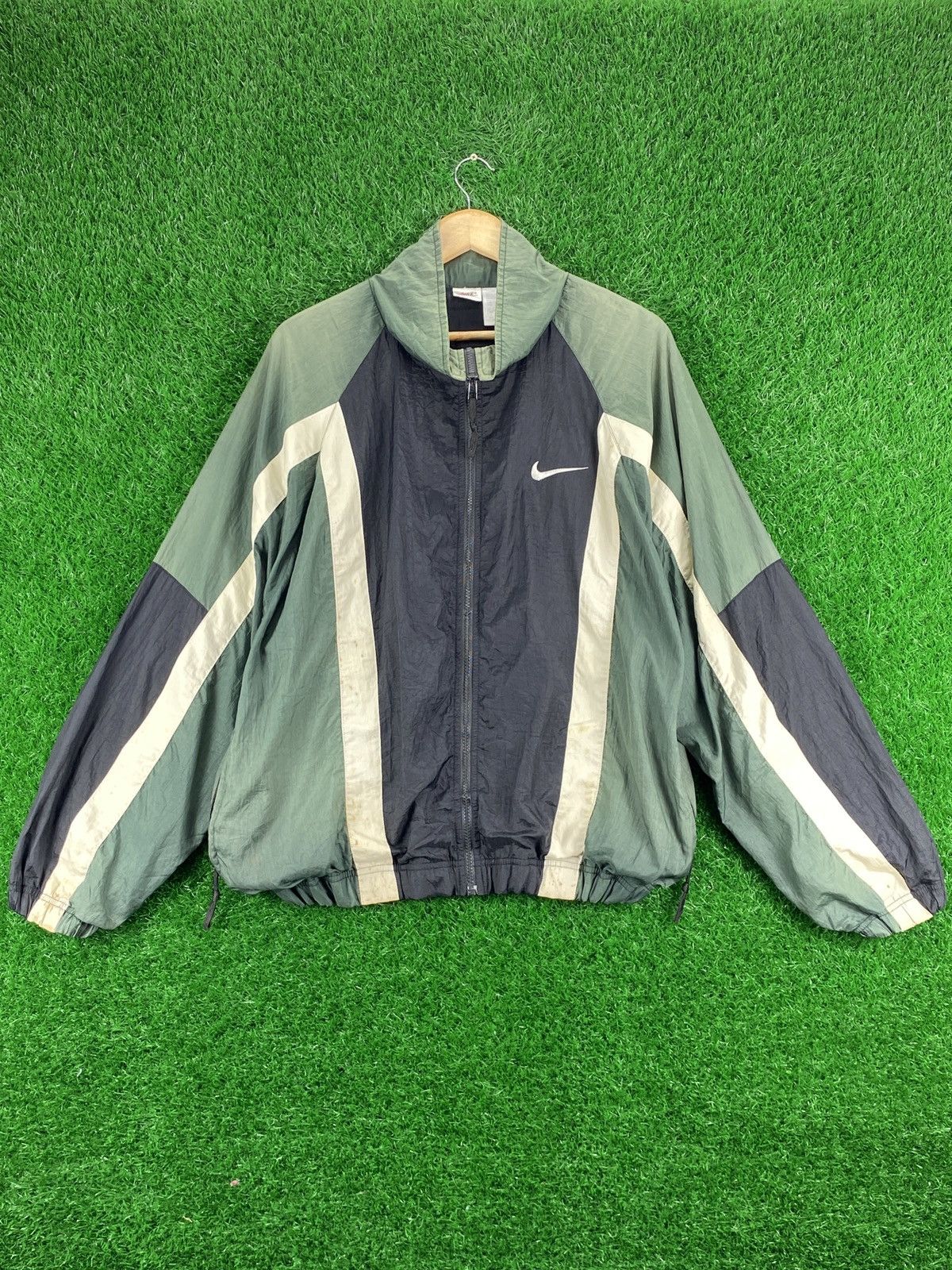 Nike × Vintage Vintage 90s Nike Windbreaker Streetwear Jacket Sun Faded Size US XL / EU 56 / 4 - 1 Thumbnail