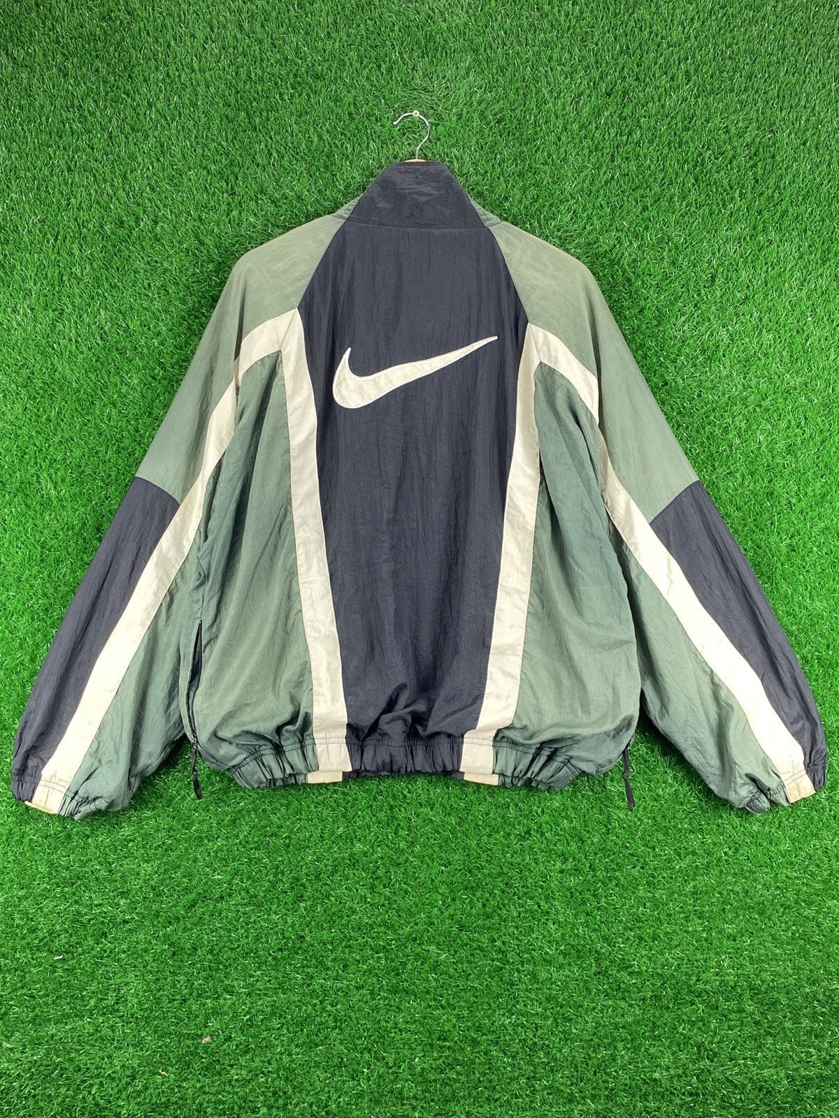 Nike × Vintage Vintage 90s Nike Windbreaker Streetwear Jacket Sun Faded Size US XL / EU 56 / 4 - 2 Thumbnail