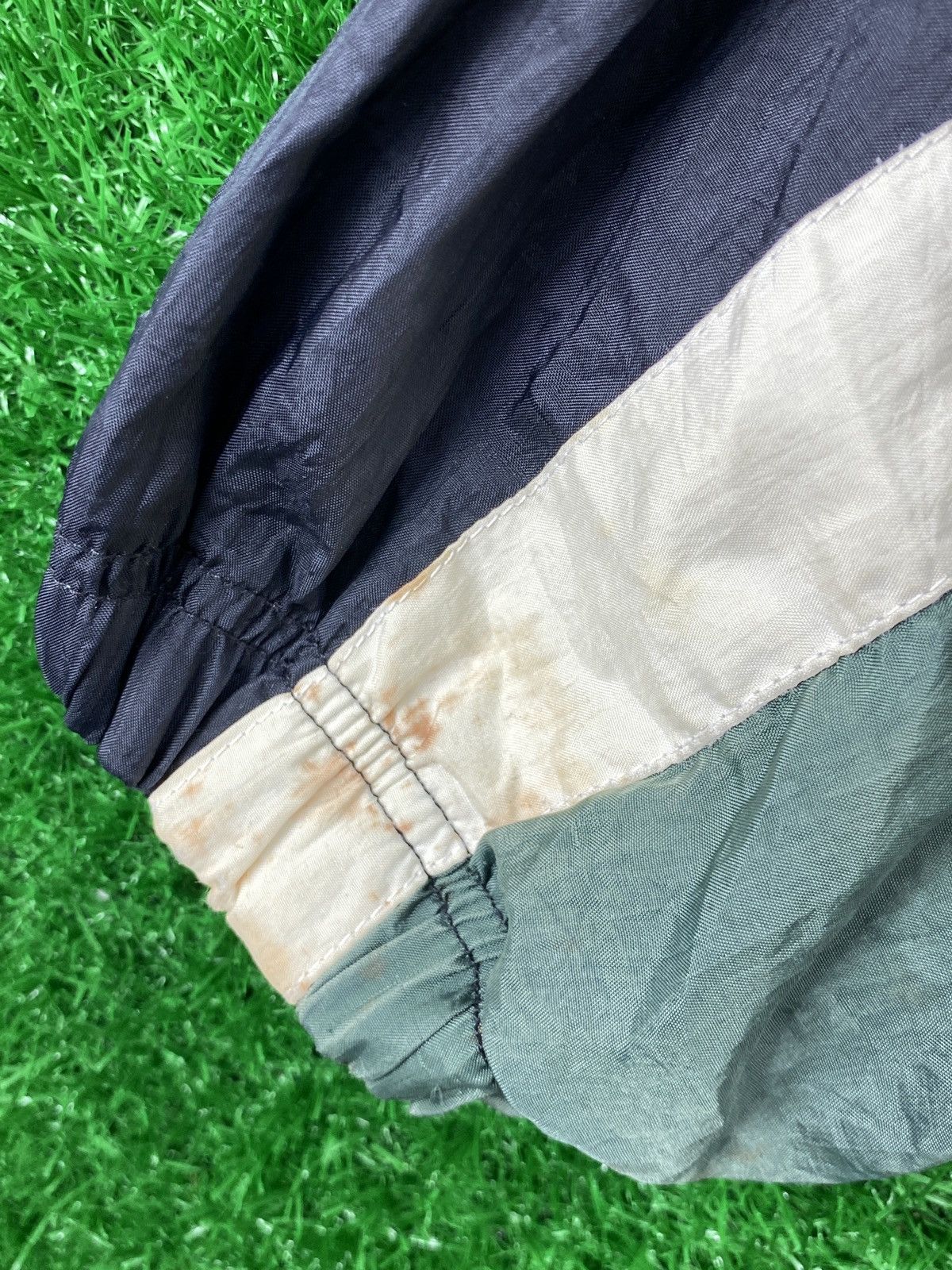 Nike × Vintage Vintage 90s Nike Windbreaker Streetwear Jacket Sun Faded Size US XL / EU 56 / 4 - 14 Thumbnail
