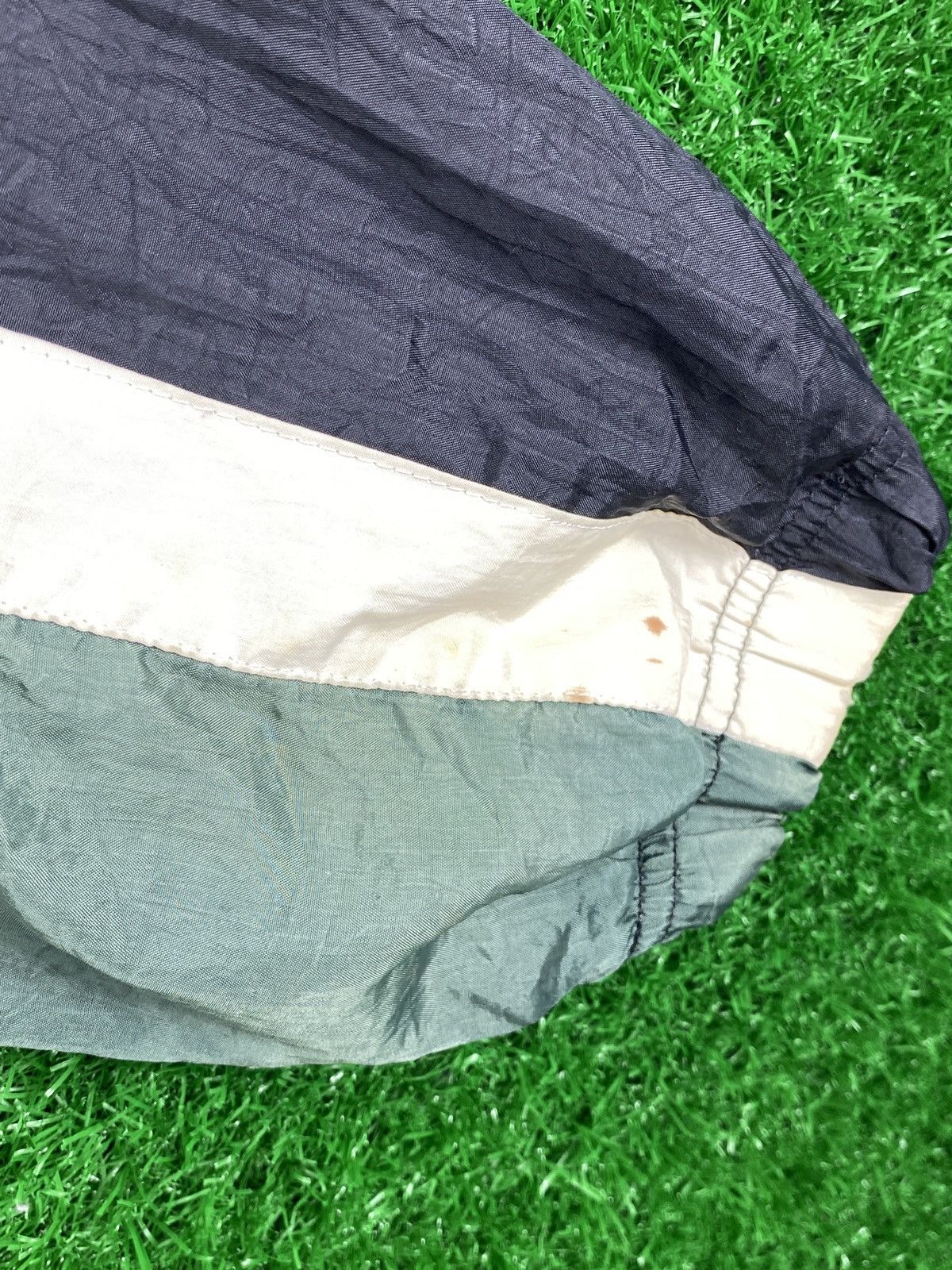 Nike × Vintage Vintage 90s Nike Windbreaker Streetwear Jacket Sun Faded Size US XL / EU 56 / 4 - 12 Thumbnail