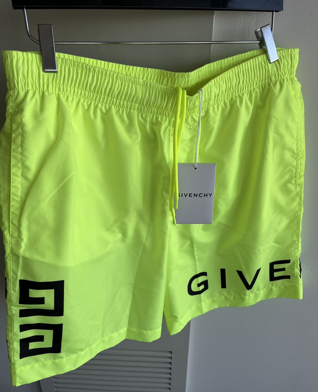 Givenchy Brand New Givenchy Logo Swimming Trunks Limited Edition Size US 34 / EU 50 - 21 Thumbnail