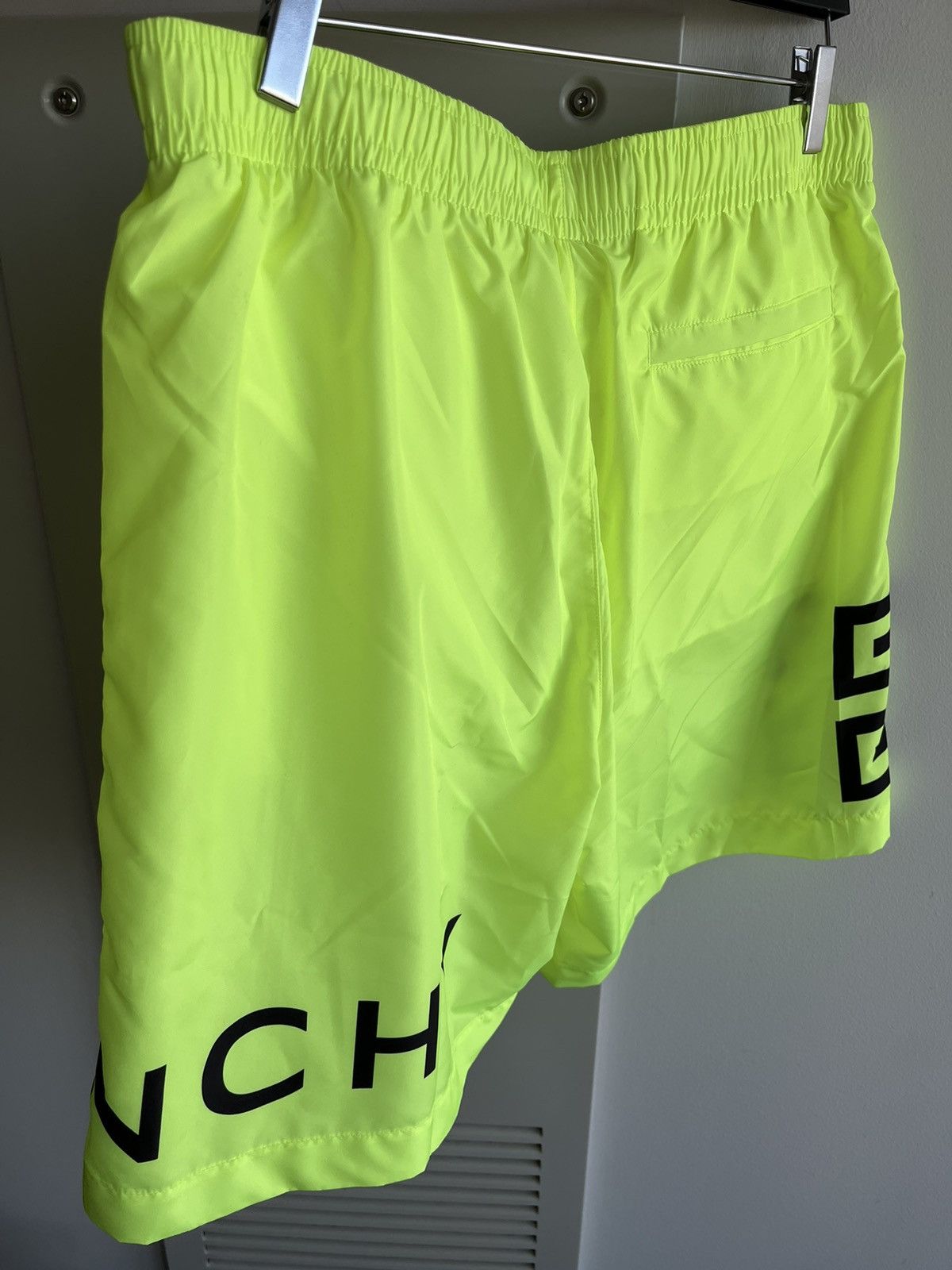 Givenchy Brand New Givenchy Logo Swimming Trunks Limited Edition Size US 34 / EU 50 - 19 Thumbnail