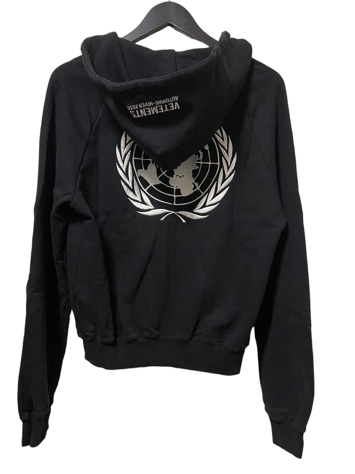 Vetements 17aw split zip up hoodie ヴェトモン Vetements Vetements free hugs zip hoodie | Grailed