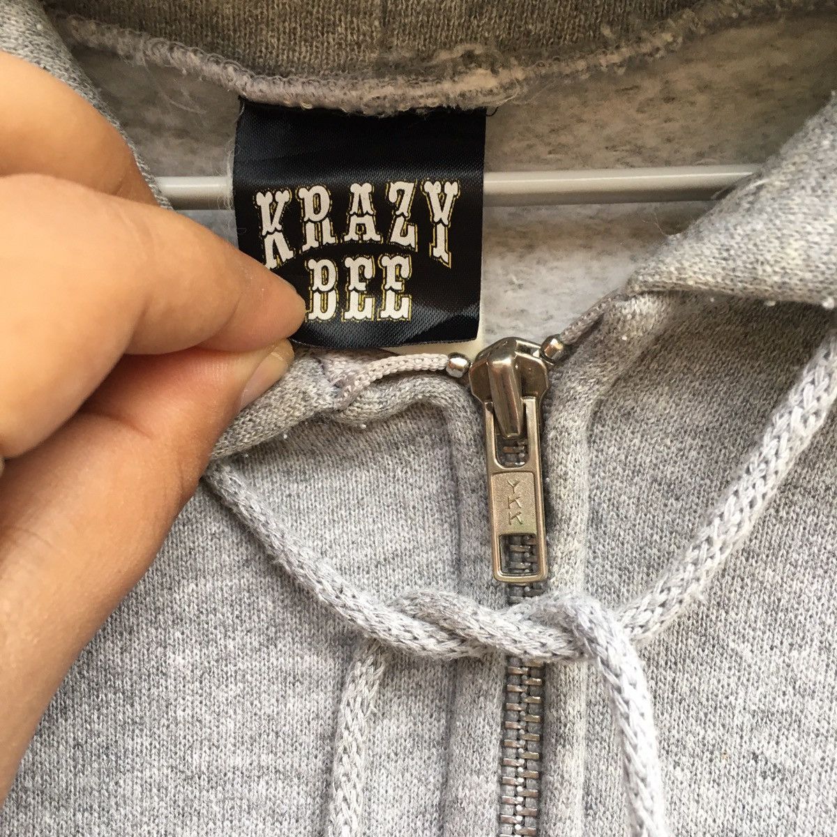 Vintage Vintage Krazy Bee Spell Out Hoodie Sweatshirt Big Logo Size US L / EU 52-54 / 3 - 3 Thumbnail