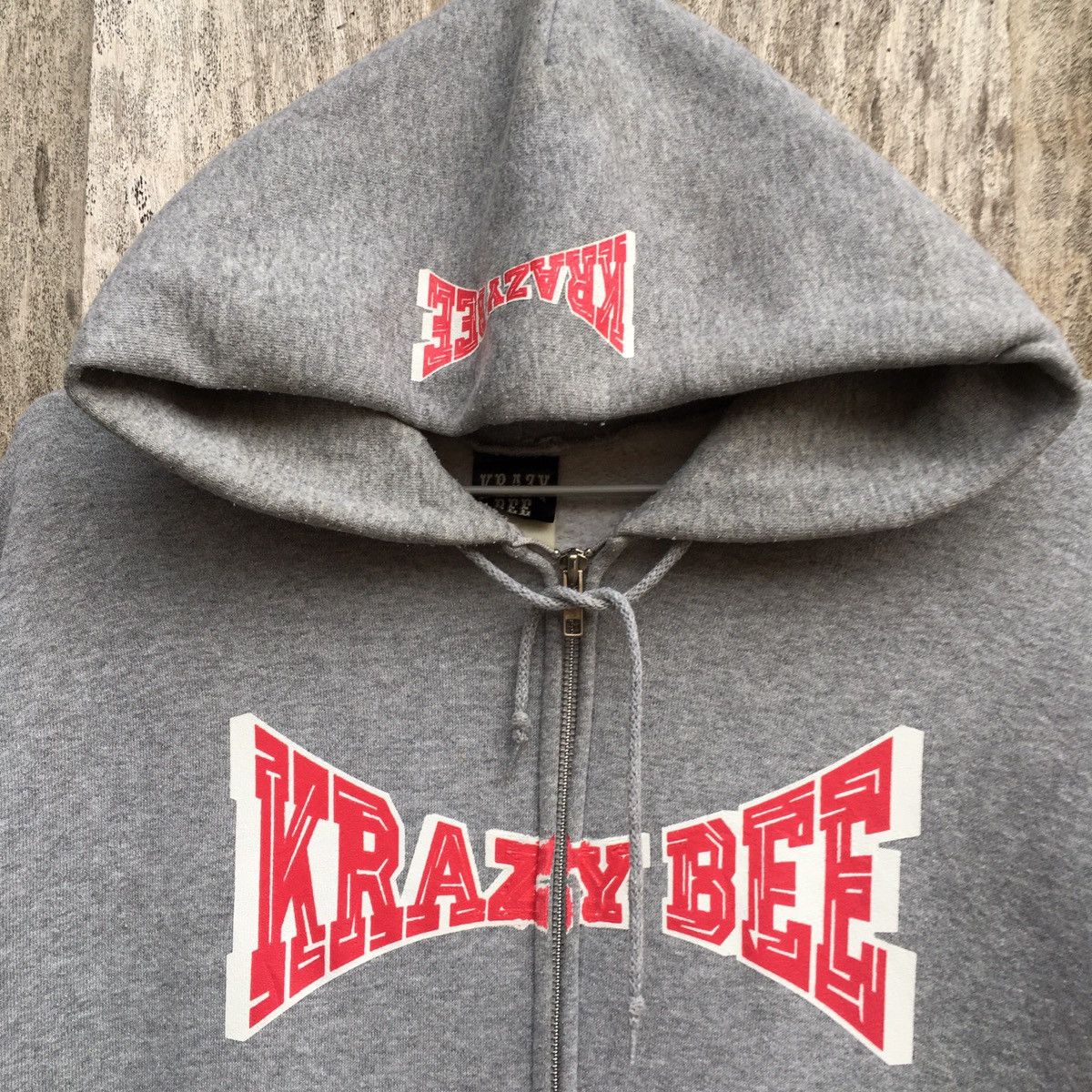 Vintage Vintage Krazy Bee Spell Out Hoodie Sweatshirt Big Logo Size US L / EU 52-54 / 3 - 2 Thumbnail