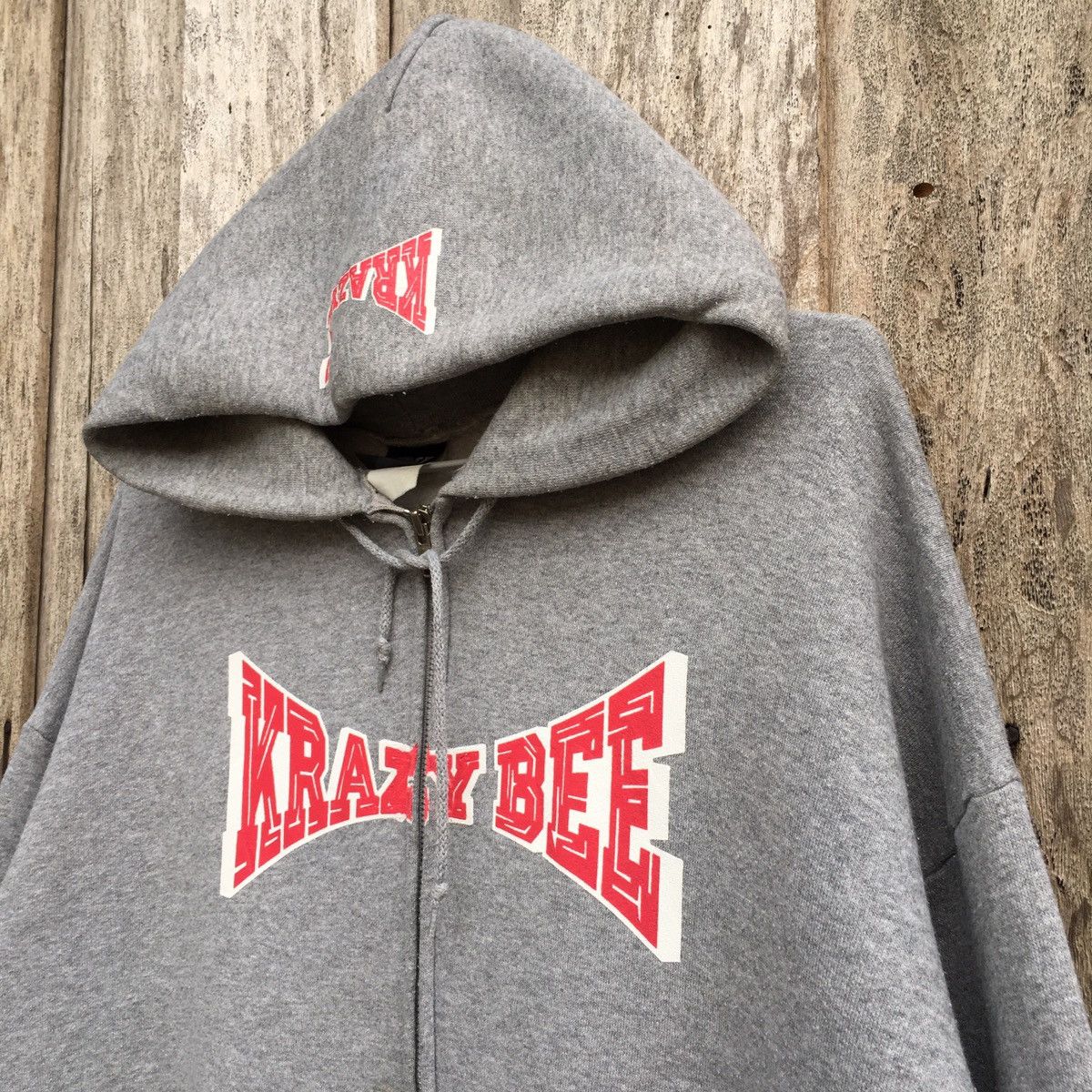 Vintage Vintage Krazy Bee Spell Out Hoodie Sweatshirt Big Logo Size US L / EU 52-54 / 3 - 4 Thumbnail