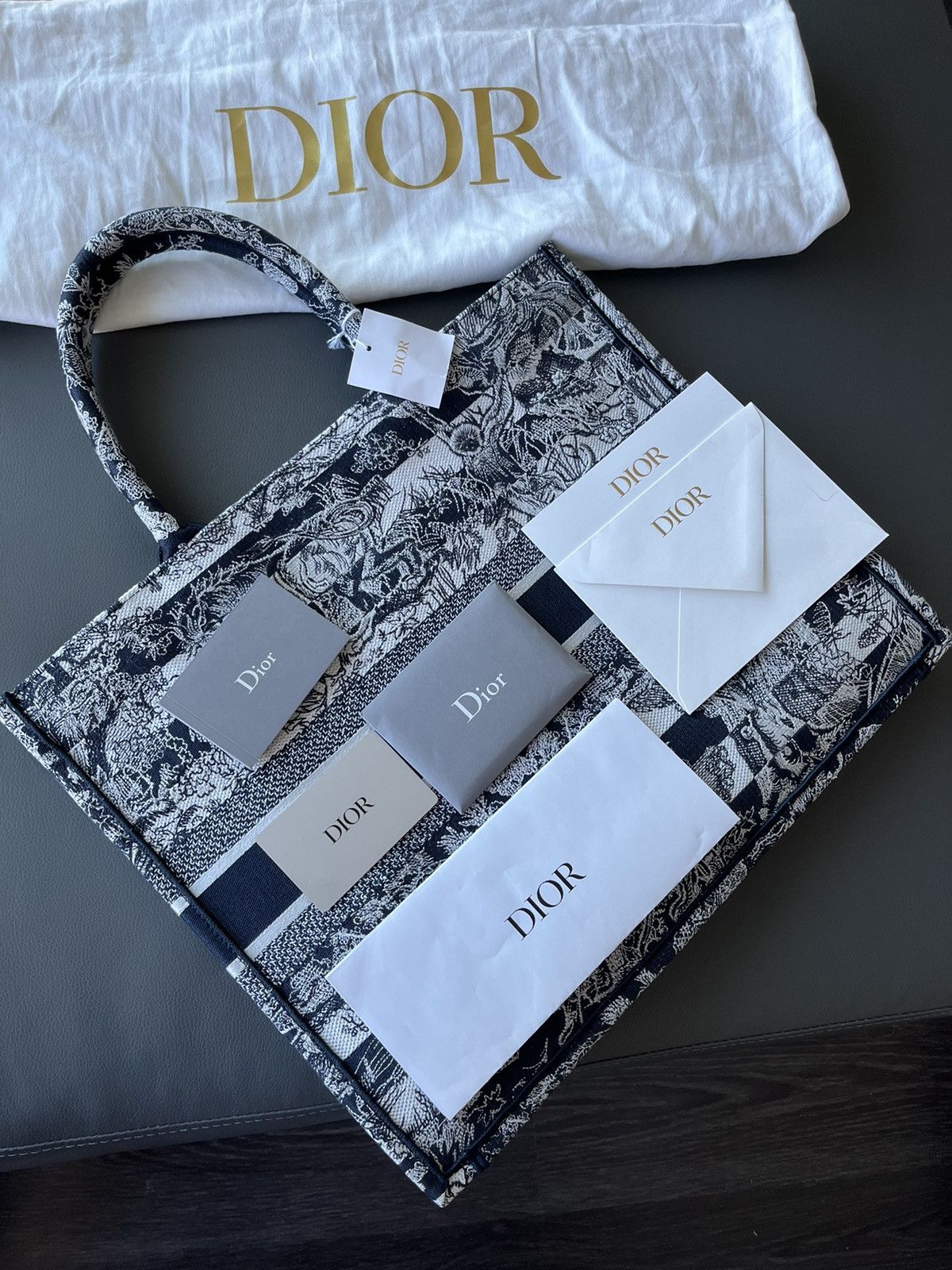 Dior Runway Limited Edition Dior Logo Large Embroidery Book Tote Size ONE SIZE - 15 Thumbnail