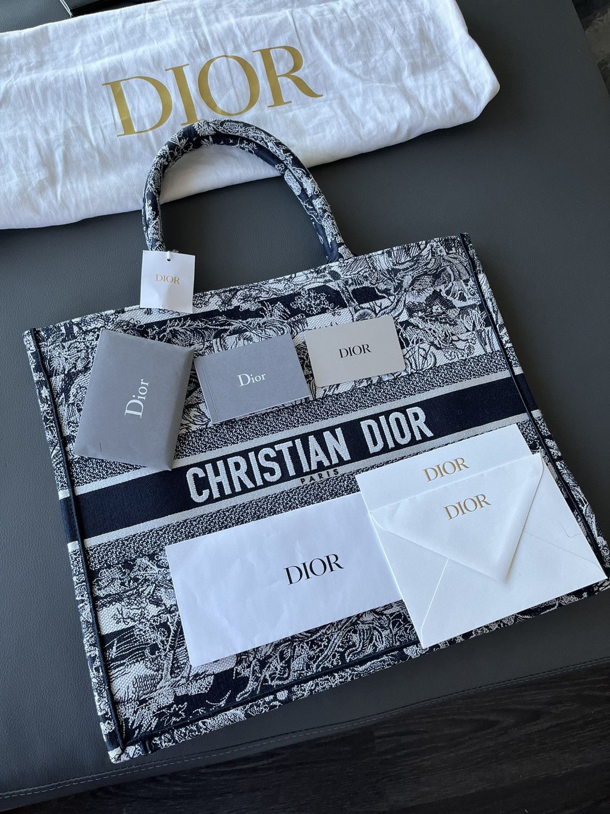 Dior Runway Limited Edition Dior Logo Large Embroidery Book Tote Size ONE SIZE - 12 Thumbnail