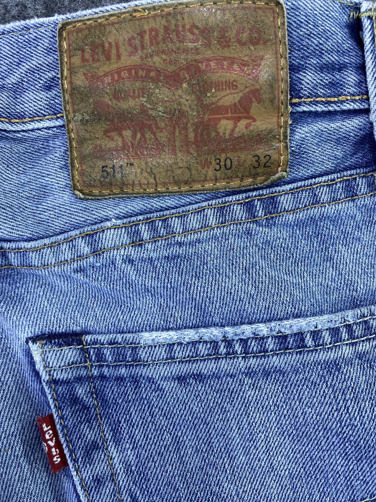 Levi's VINTAGE LEVI'S 511 DISTRESS BLUE WASH JEANS - J676 Size US 32 / EU 48 - 8 Thumbnail