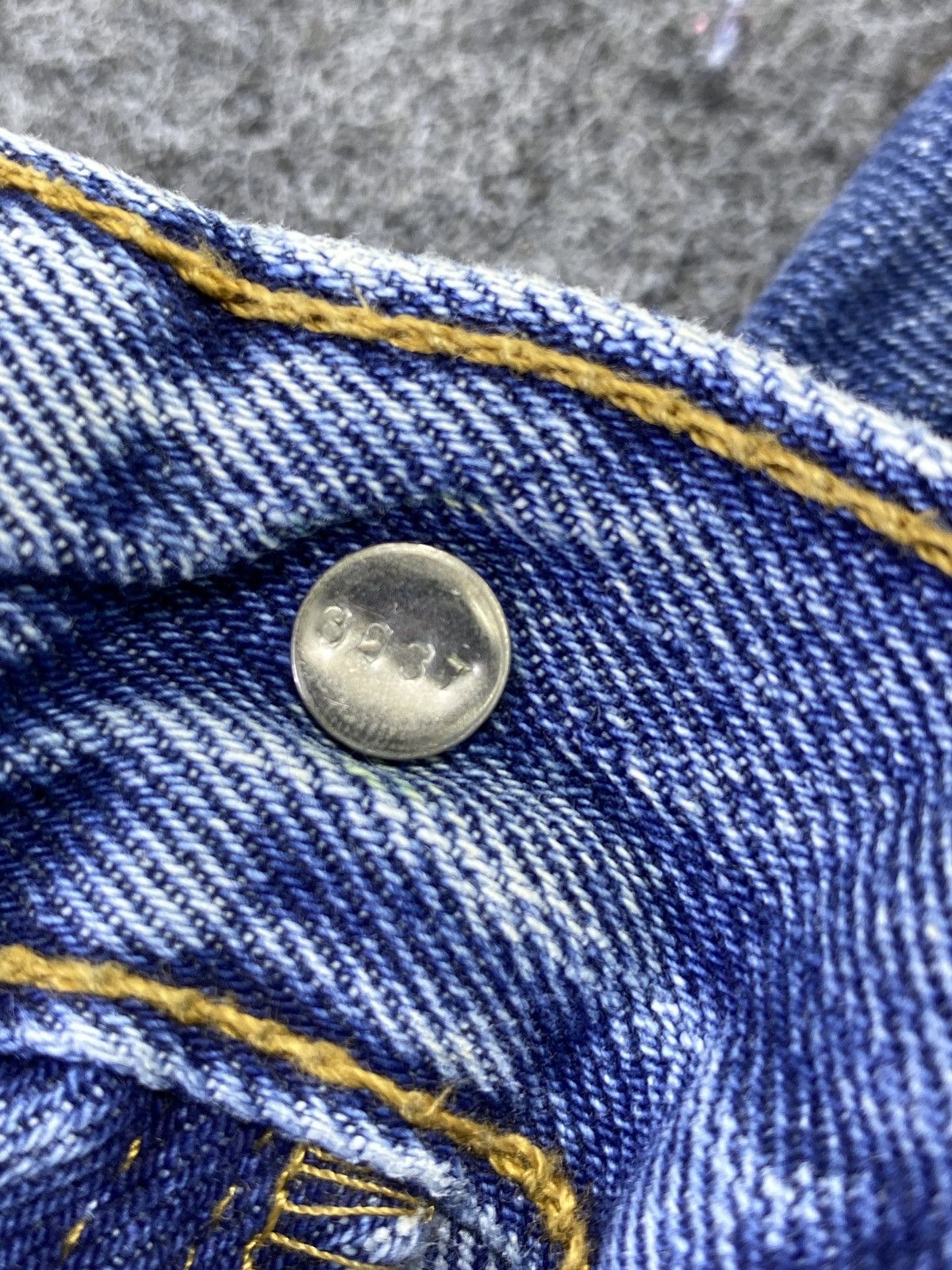 Levi's VINTAGE LEVI'S 516 BLUE JEANS - J679 Size US 35 - 4 Thumbnail