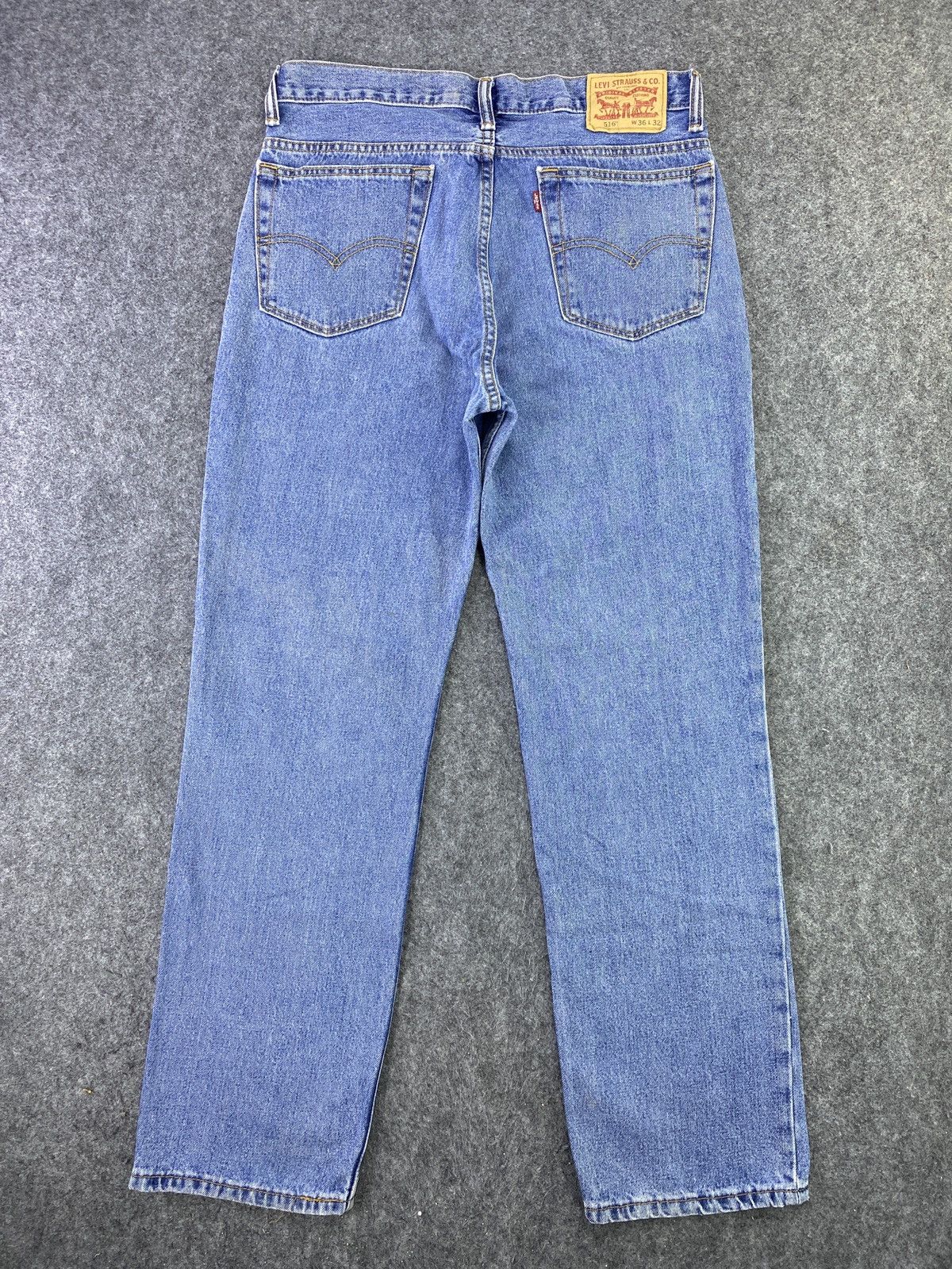Levi's VINTAGE LEVI'S 516 BLUE JEANS - J679 Size US 35 - 2 Thumbnail