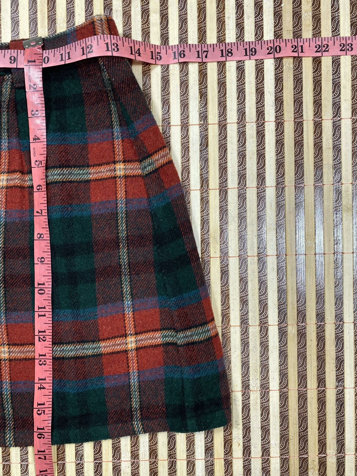 United Colors Of Benetton Scottish Red Tartan Mini Skirt By Benetton Size 27" / US 4 / IT 40 - 3 Thumbnail
