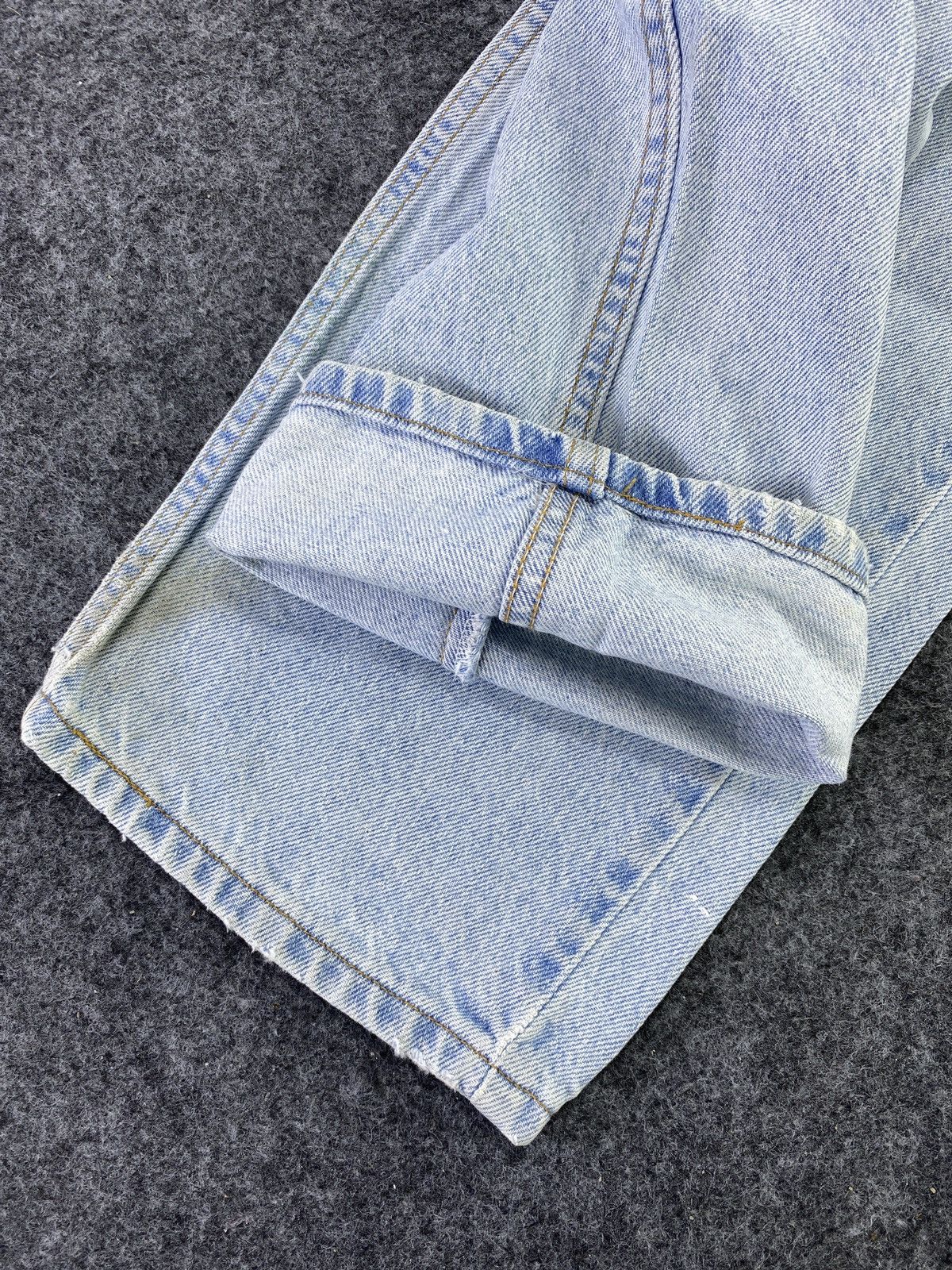 Levi's VINTAGE LEVI'S 505 DISTRESS LIGHT BLUE WASH JEANS - J688 Size US 38 / EU 54 - 7 Thumbnail