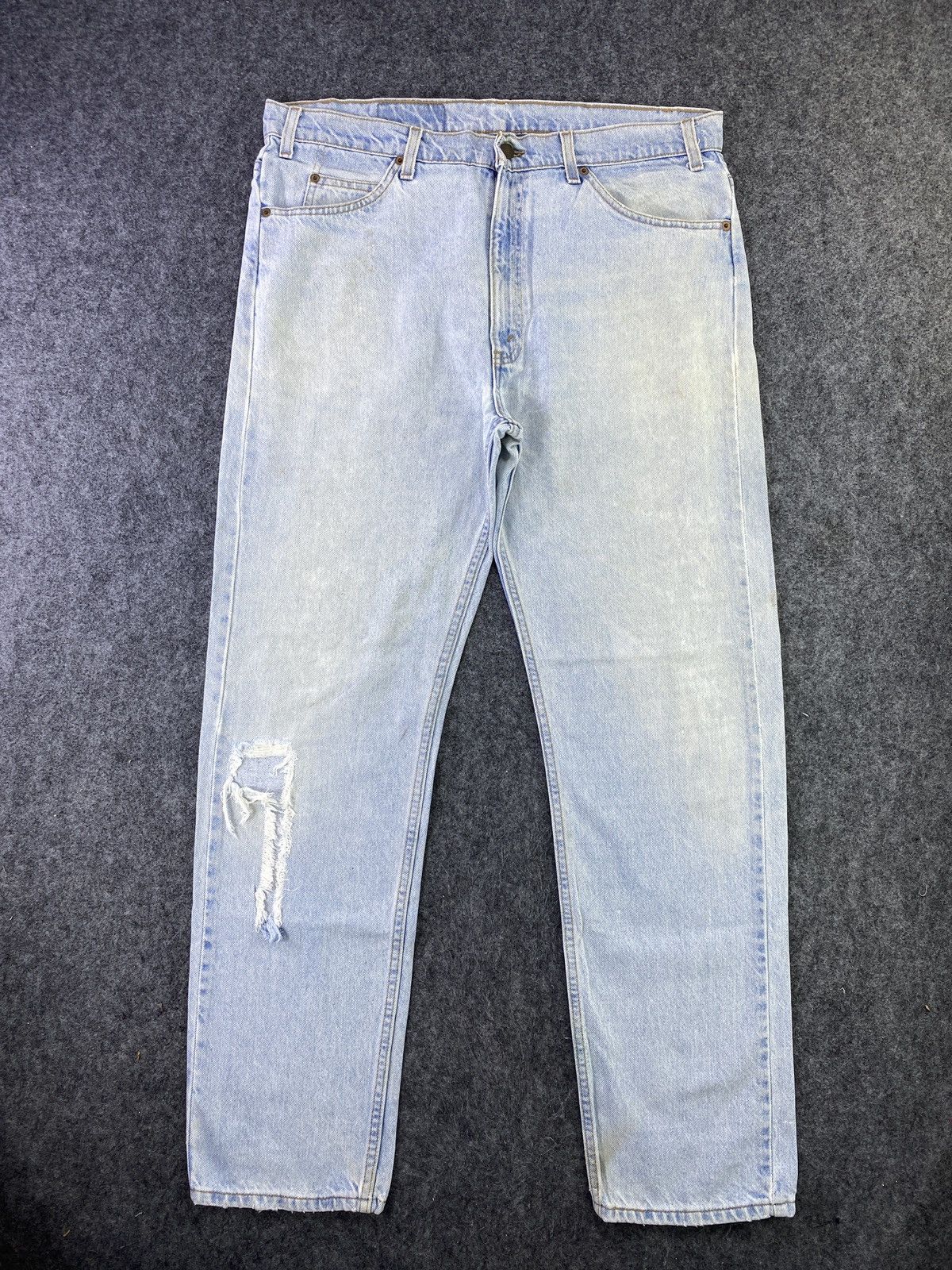 Levi's VINTAGE LEVI'S 505 DISTRESS LIGHT BLUE WASH JEANS - J688 Size US 38 / EU 54 - 1 Thumbnail