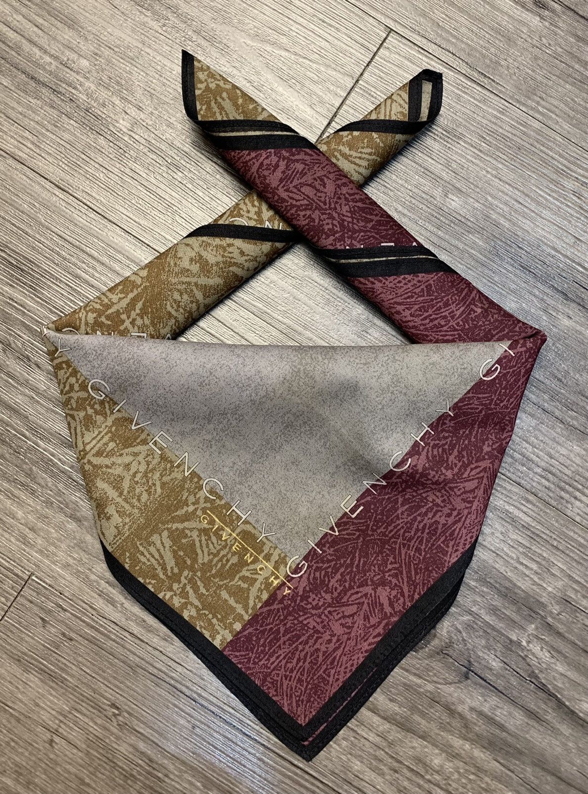 Designer Givenchy Handkerchief Pocketsquares Size ONE SIZE - 1 Thumbnail
