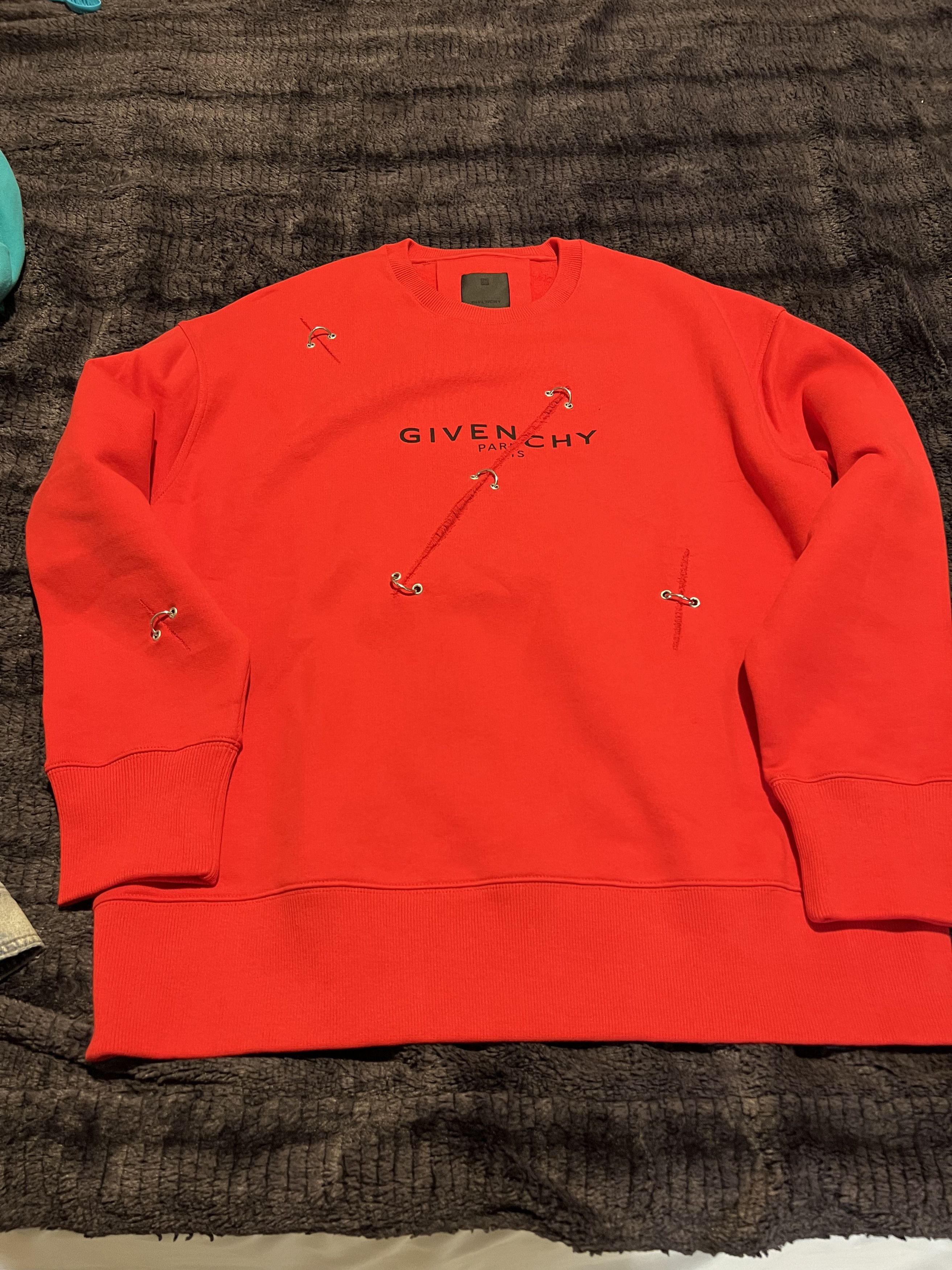 Givenchy Givenchy Red Oversized Metal Detail Crewneck Size US M / EU 48-50 / 2 - 3 Thumbnail