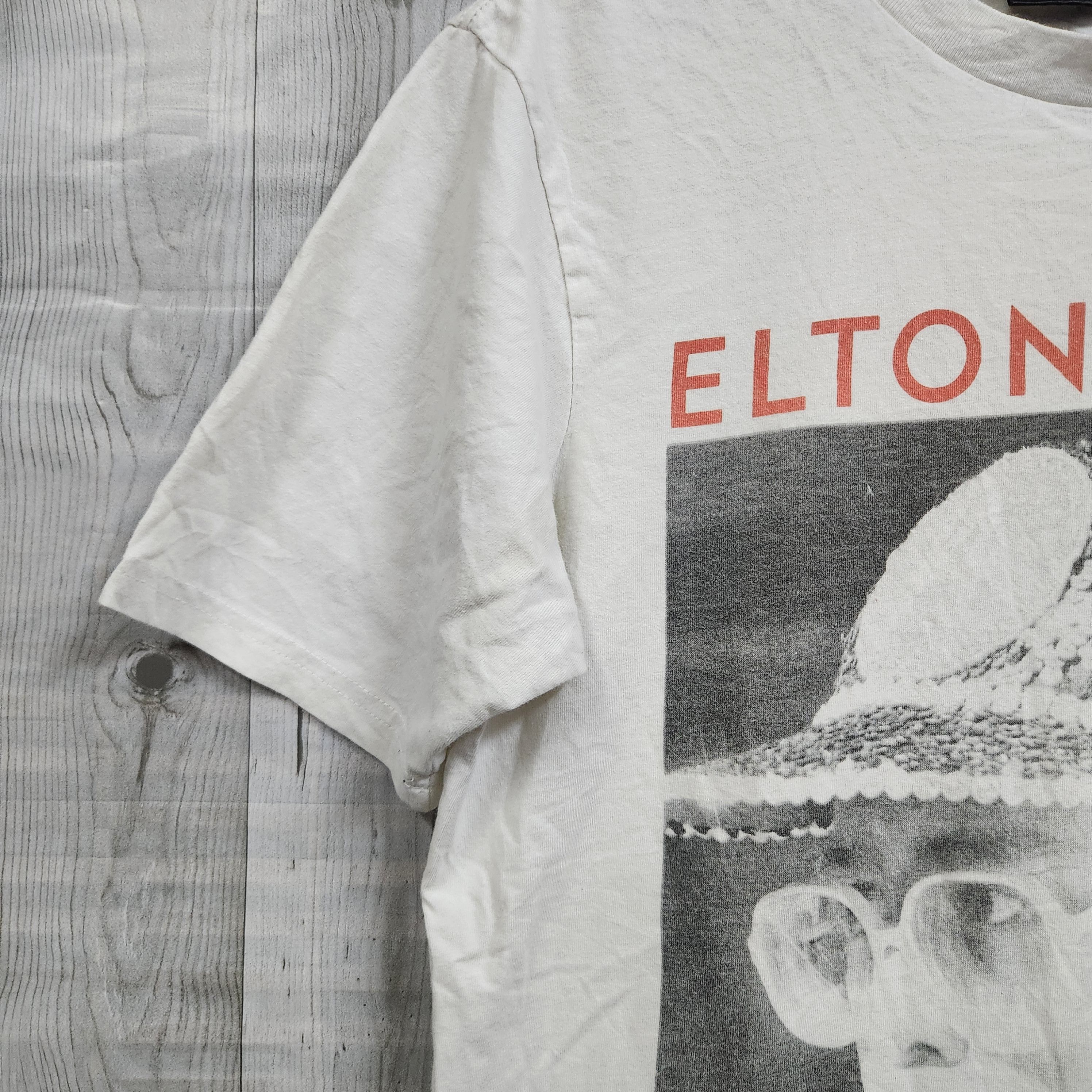 Band Tees Y2K Steal 🌟 Elton John Wow White TShirt Size US M / EU 48-50 / 2 - 14 Thumbnail
