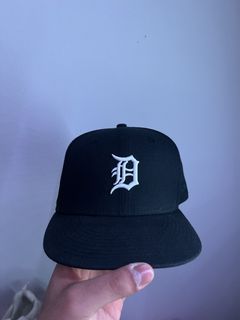 Detroit Tigers Vintage 80s Cartoon Tiger Trucker Hat Navy