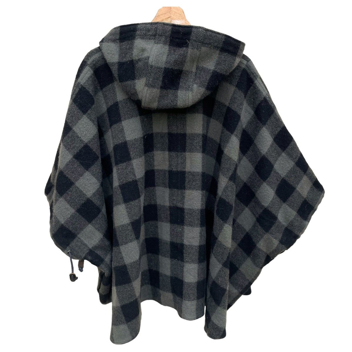 Journal Standard × Woolrich Woolen Mills 💥 JOURNAL STANDARD x WOOLRICH CAPE PONCHO Size US L / EU 52-54 / 3 - 8 Thumbnail