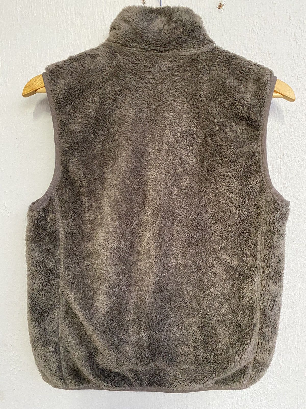 Japanese Brand Japanese Brand UNIQLO Fur Vest Size US M / EU 48-50 / 2 - 7 Thumbnail
