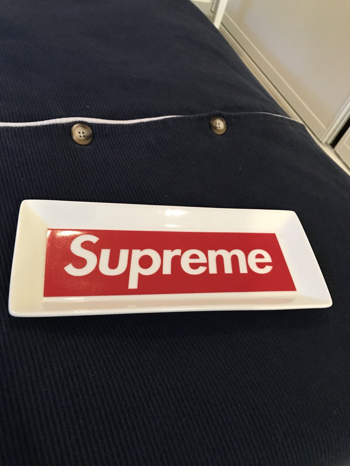 Supreme Ceramic Tray 2014AW　vintage Supreme Box Logo Ceramic Tray White Red 2014 Ashtray BRAND NEW | eBay