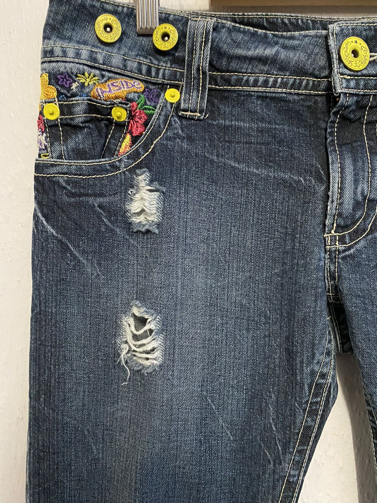 Japanese Brand Peace Love Jeans Flower Embroidery Distressed Denim Jeans Size 36" / US 14 / IT 50 - 4 Thumbnail