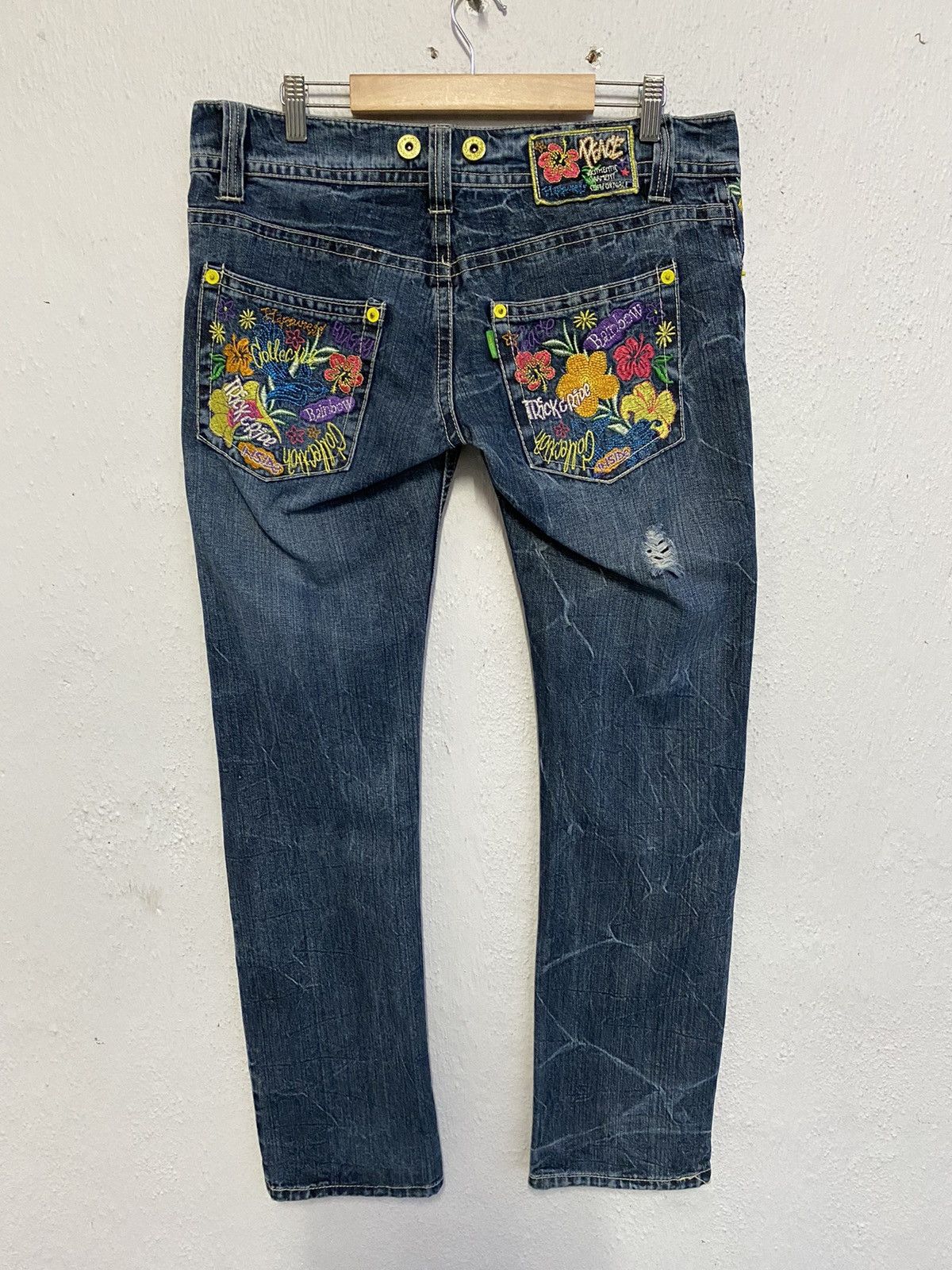 Japanese Brand Peace Love Jeans Flower Embroidery Distressed Denim Jeans Size 36" / US 14 / IT 50 - 8 Thumbnail
